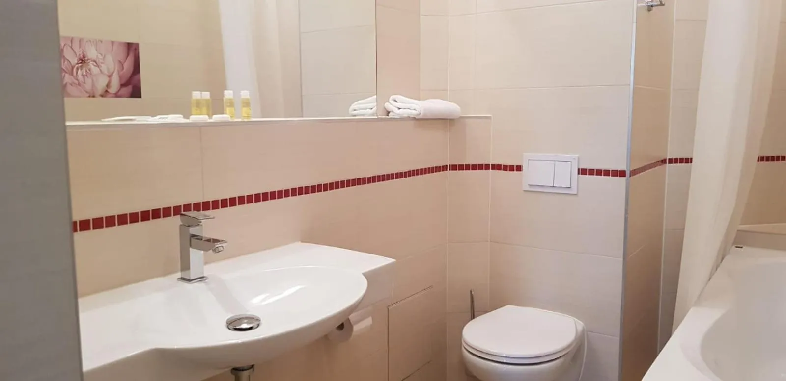 Bathroom in Hotel-Villa Lalee