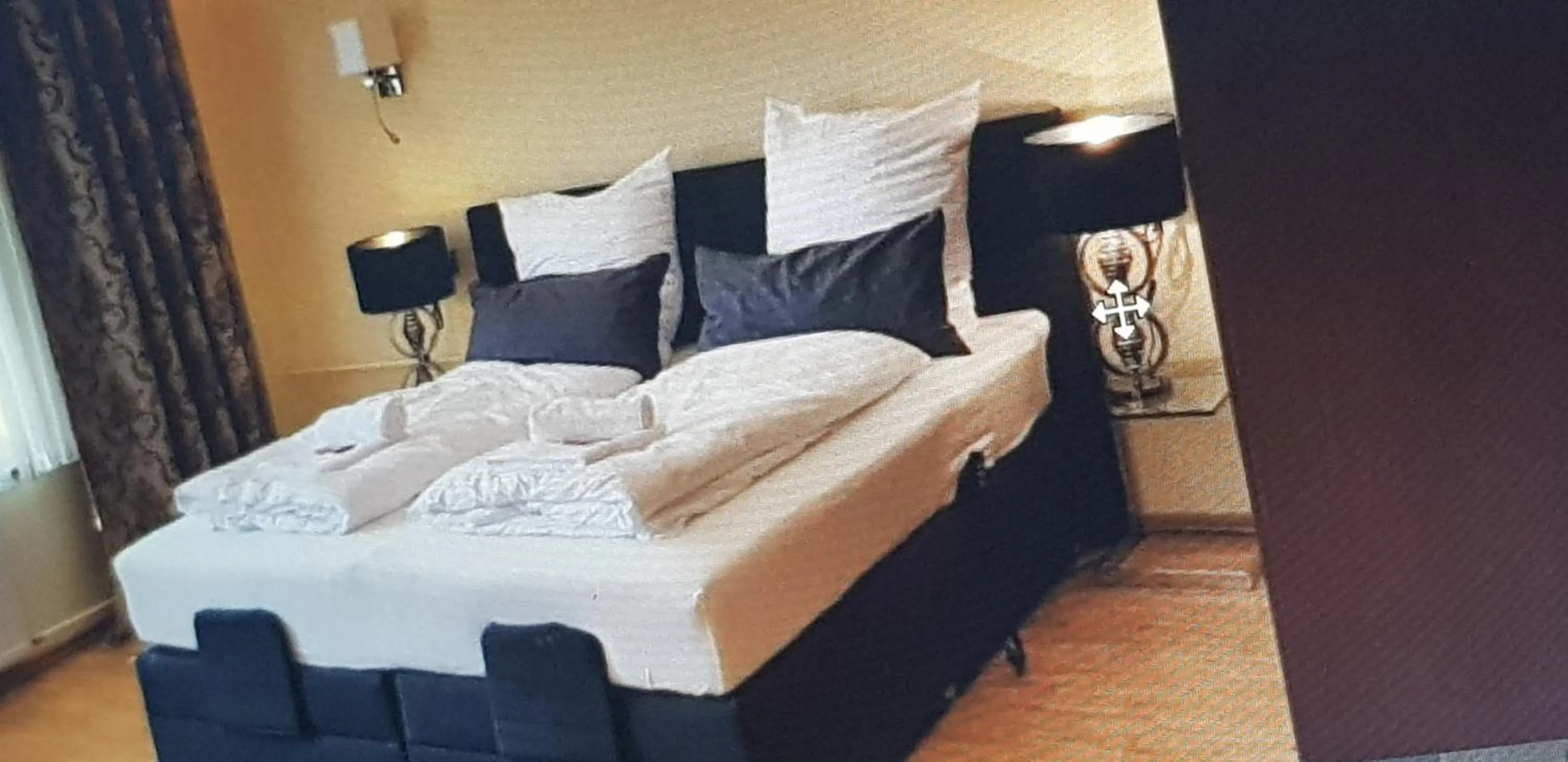 Bed in Hotel-Villa Lalee