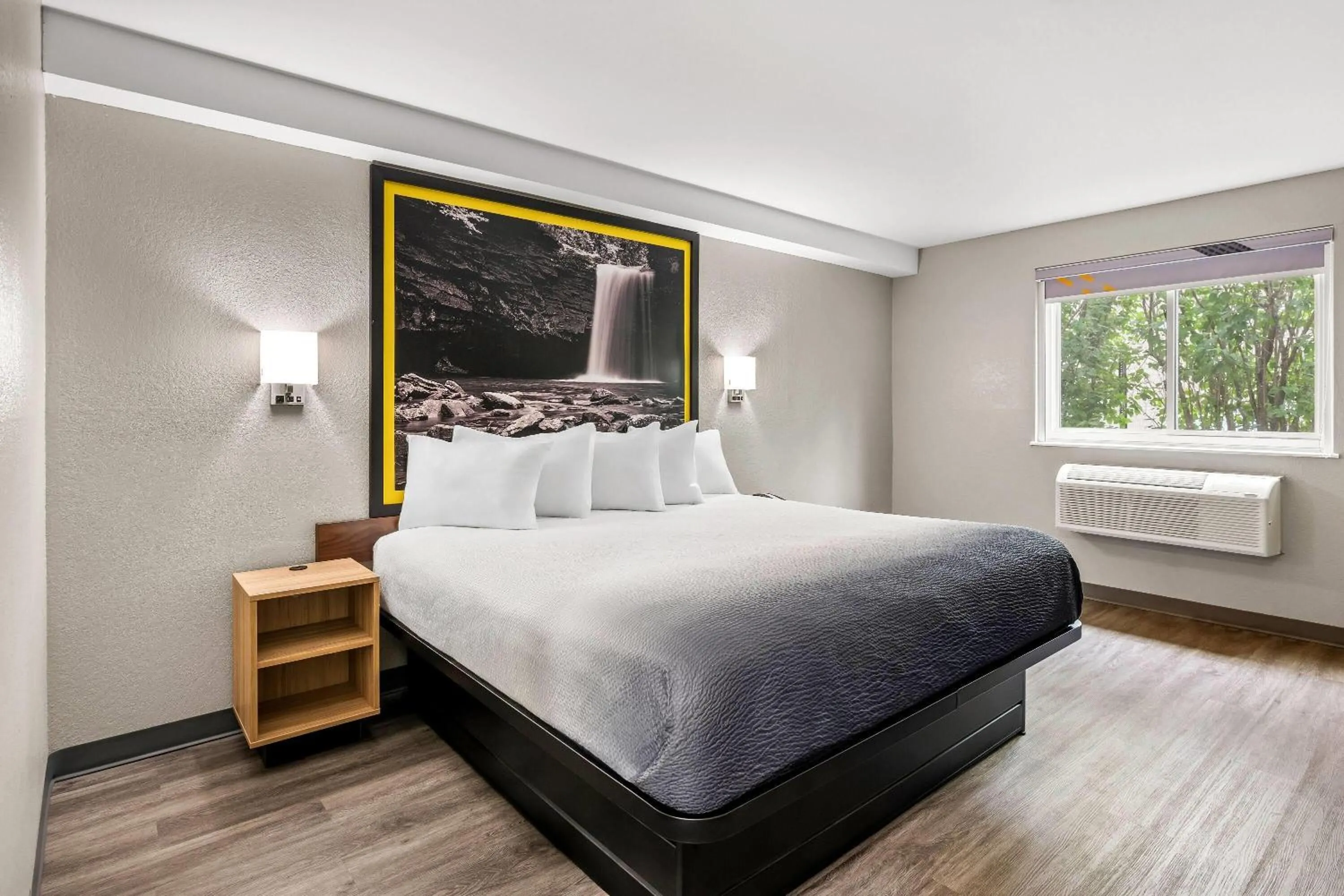 Bed in Super 8 by Wyndham Lewiston Auburn Area