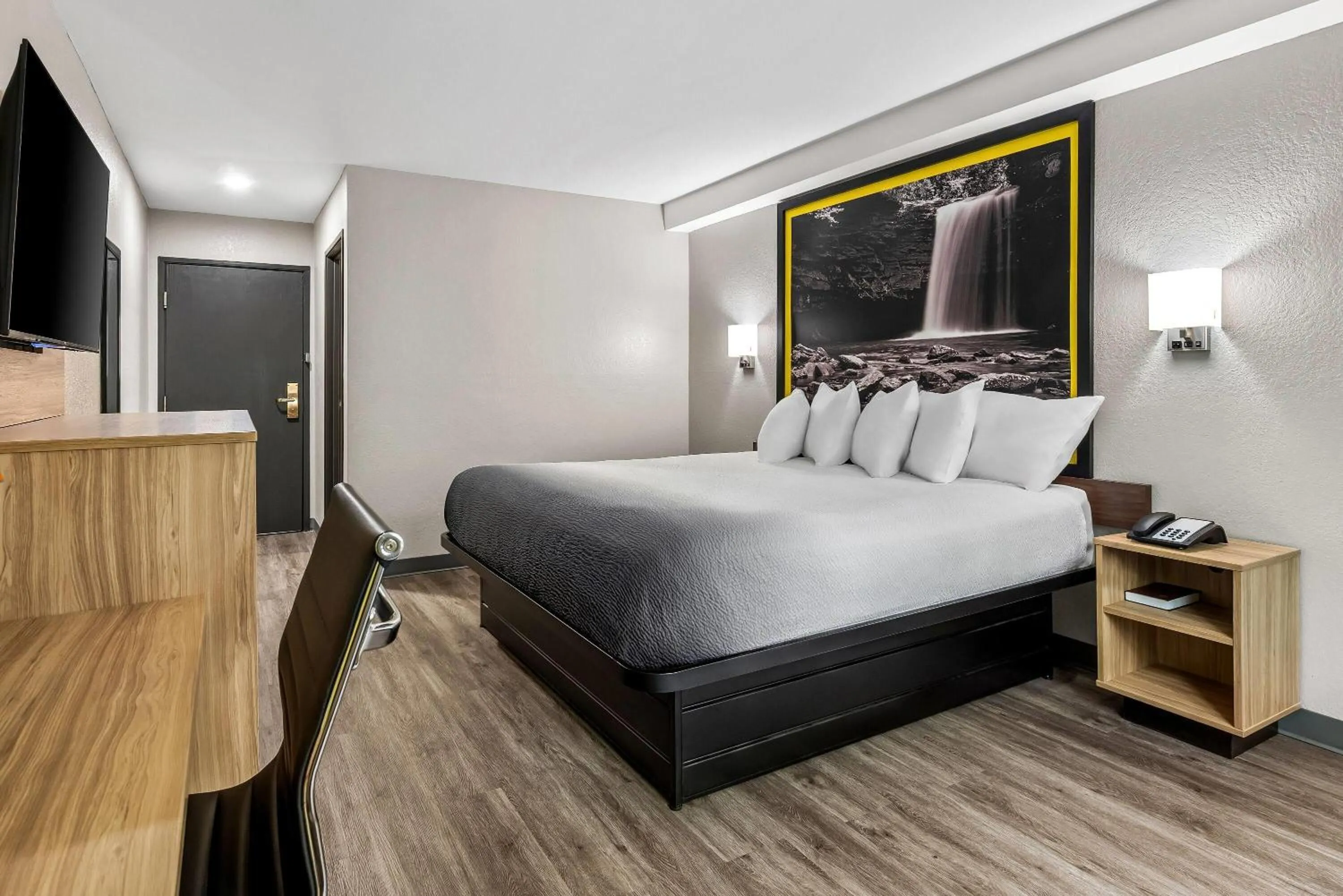 Bed in Super 8 by Wyndham Lewiston Auburn Area