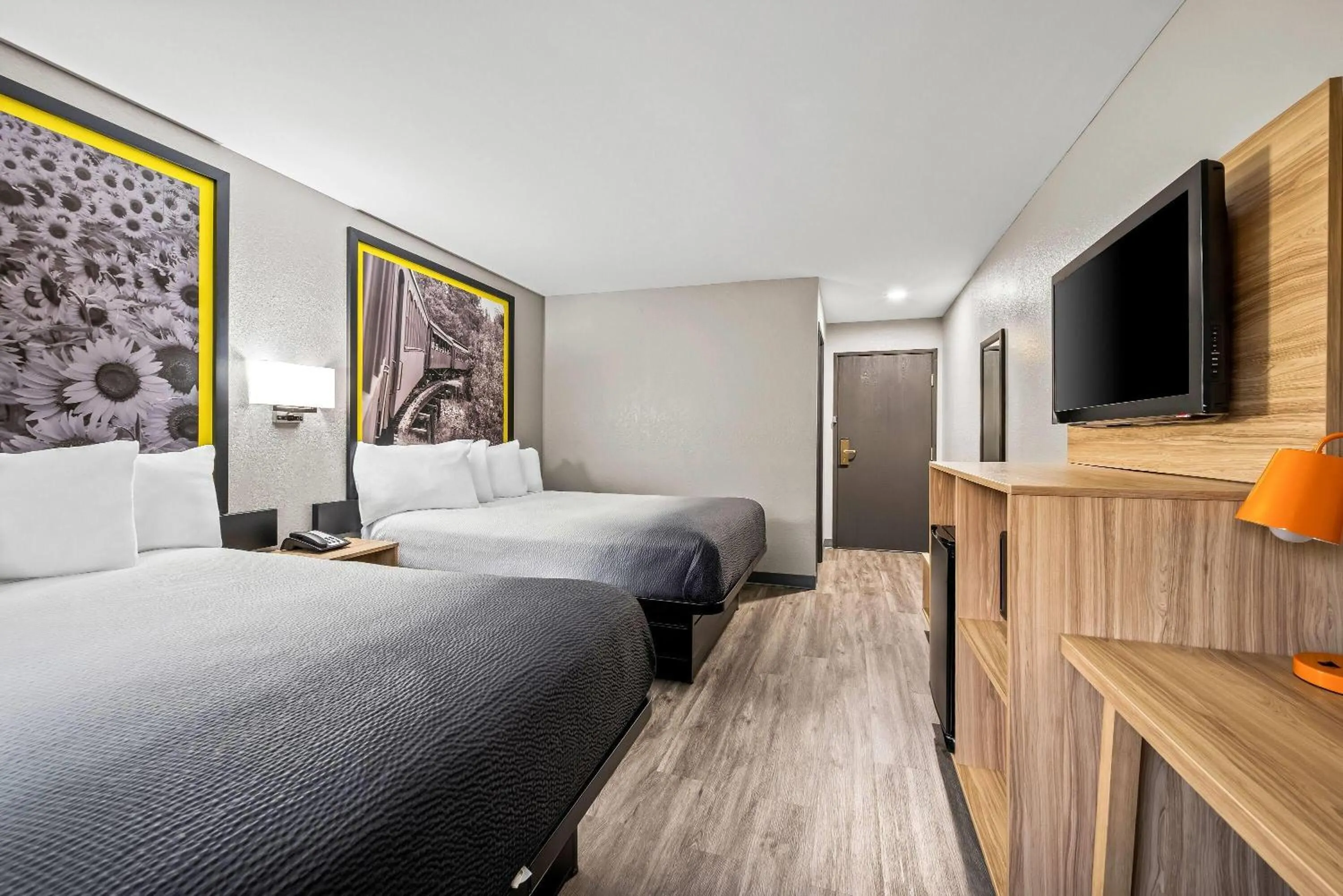 Bed in Super 8 by Wyndham Lewiston Auburn Area