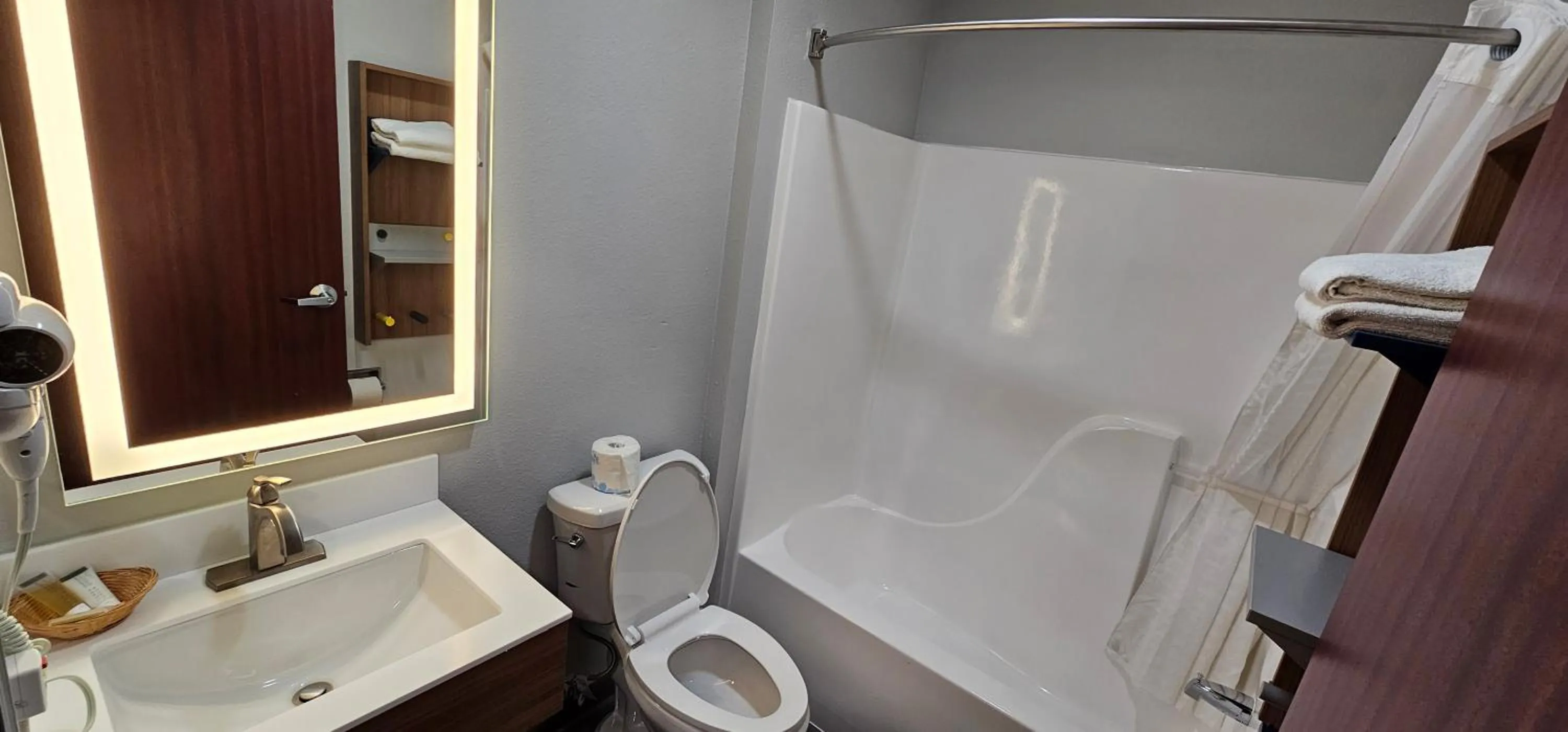 Microtel Inn & Suites by Wyndham Tulsa - Catoosa Route 66