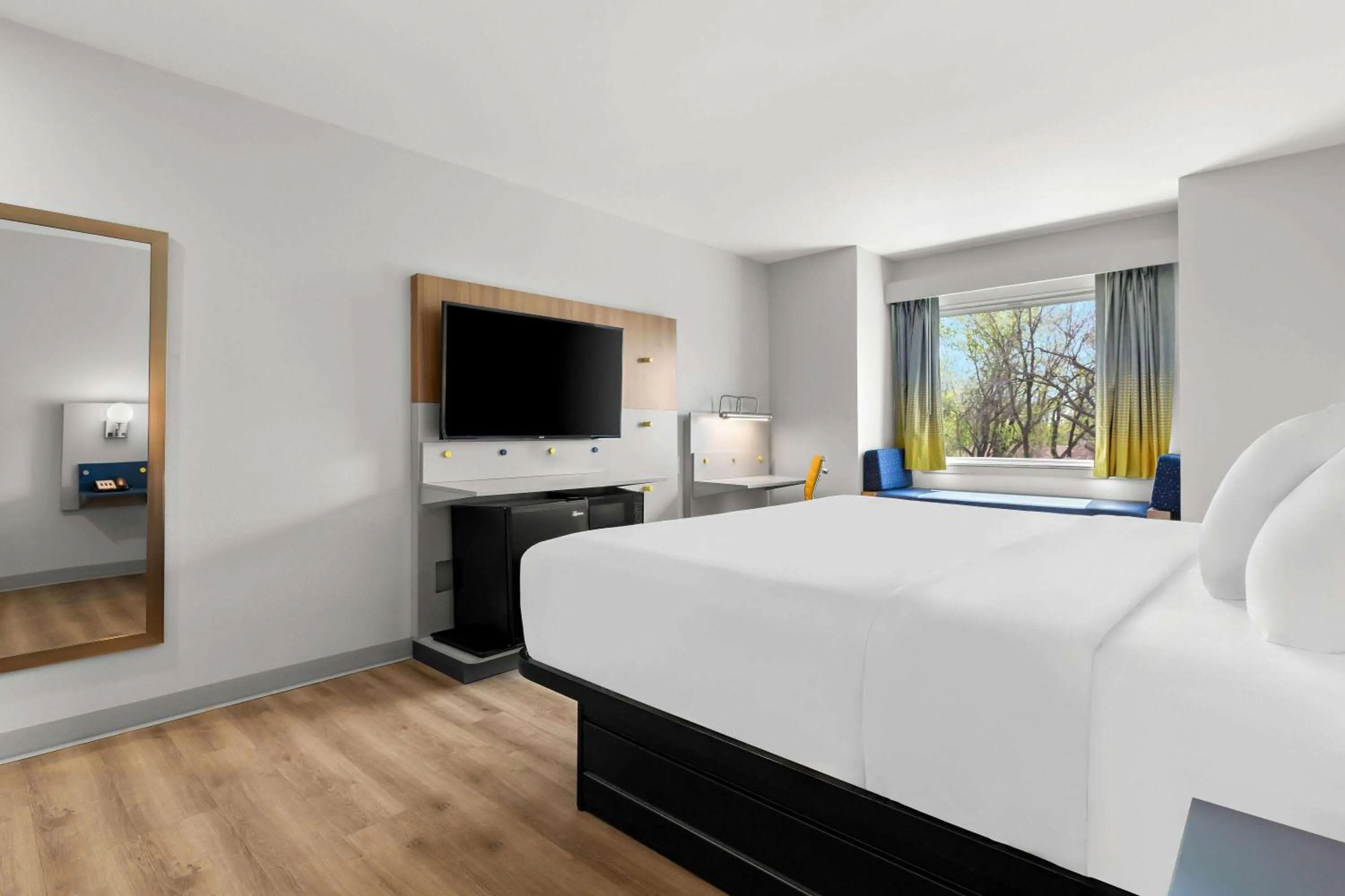 Bed in Microtel Inn & Suites by Wyndham Tulsa - Catoosa Route 66