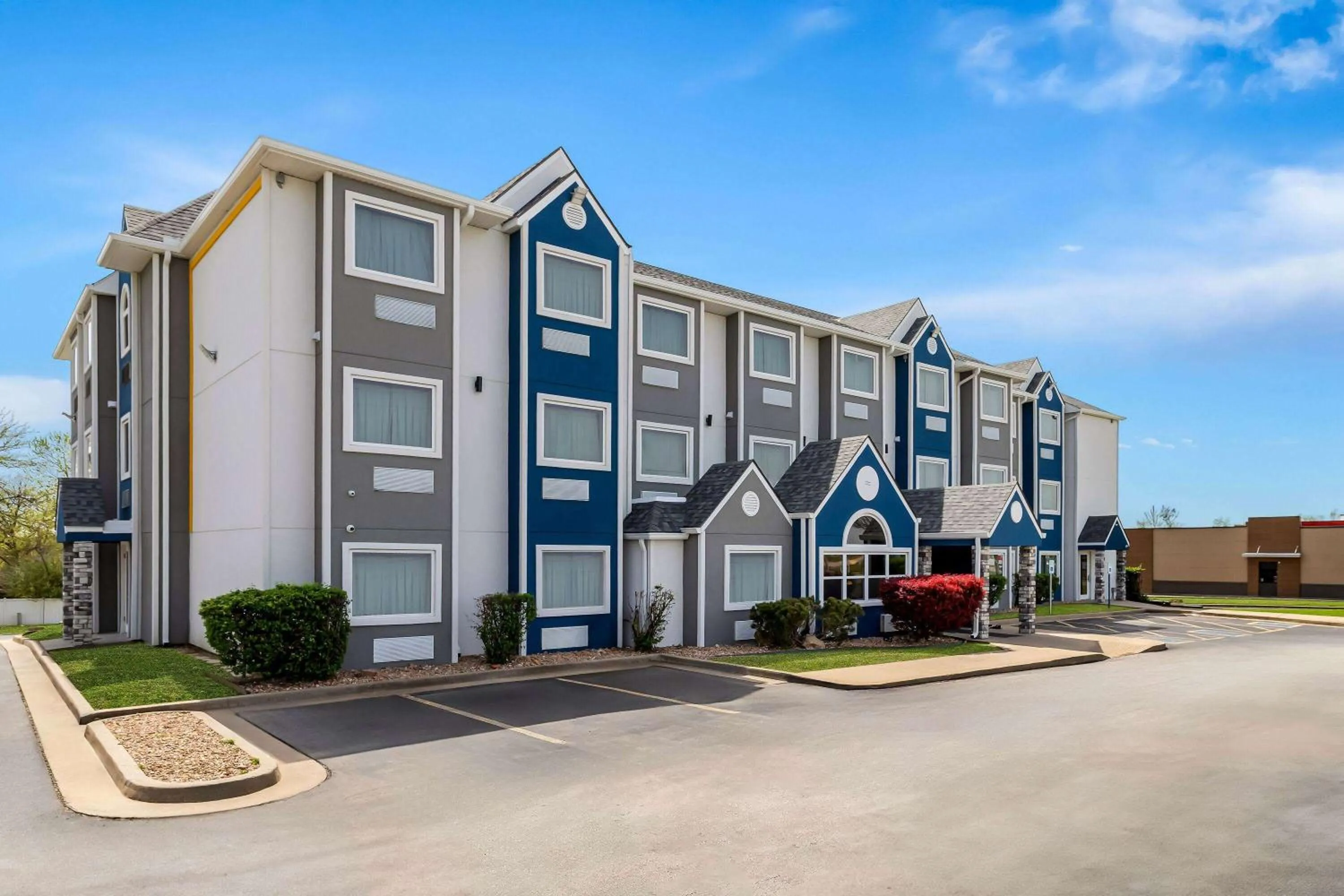 Property building in Microtel Inn & Suites by Wyndham Tulsa - Catoosa Route 66