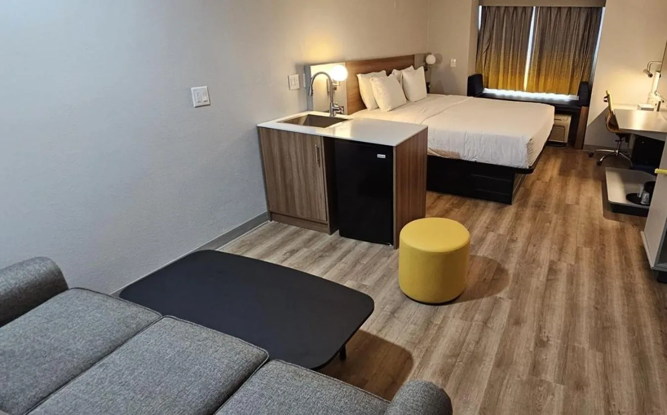 Bed in Microtel Inn & Suites by Wyndham Tulsa - Catoosa Route 66