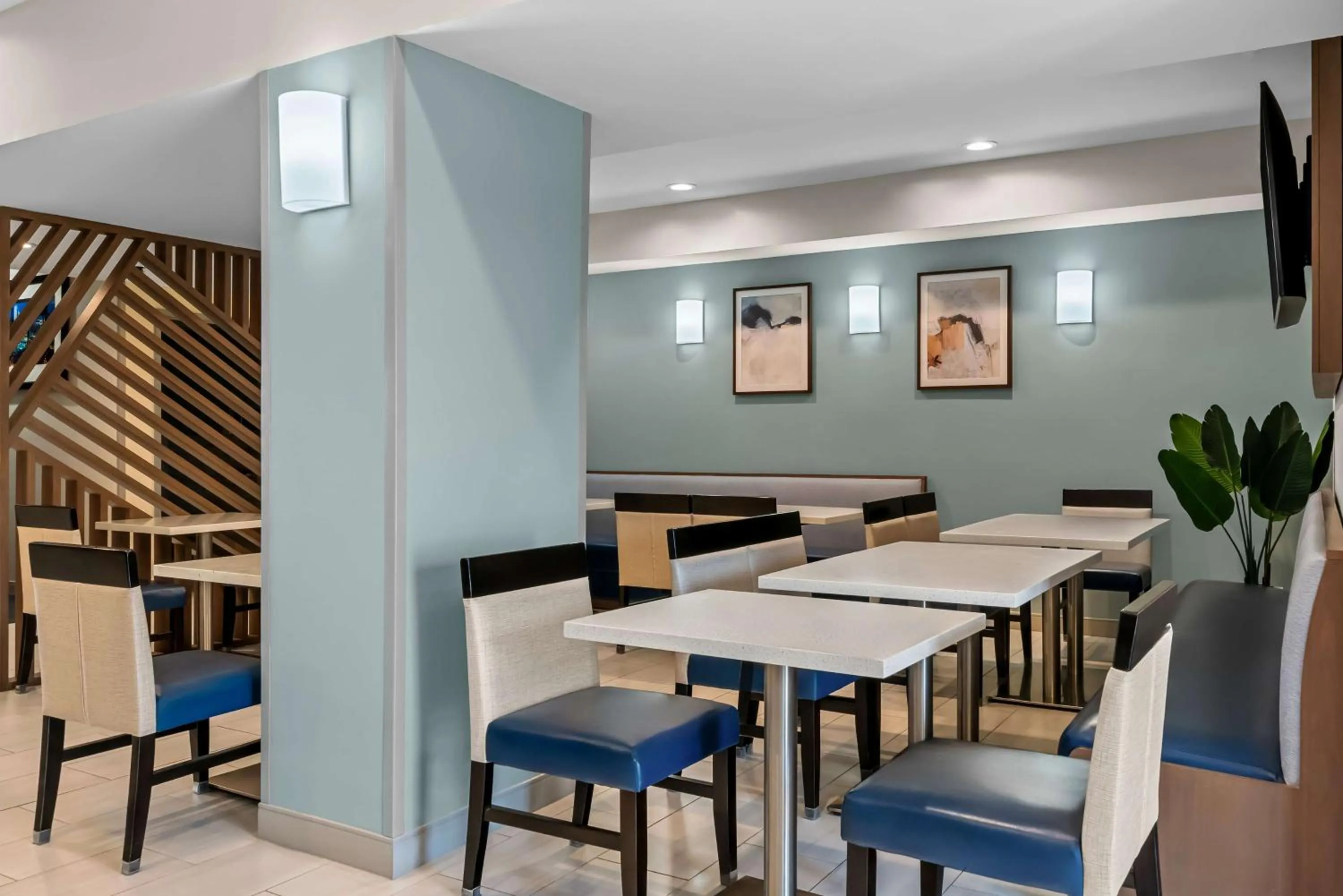 Breakfast in Best Western Executive Inn