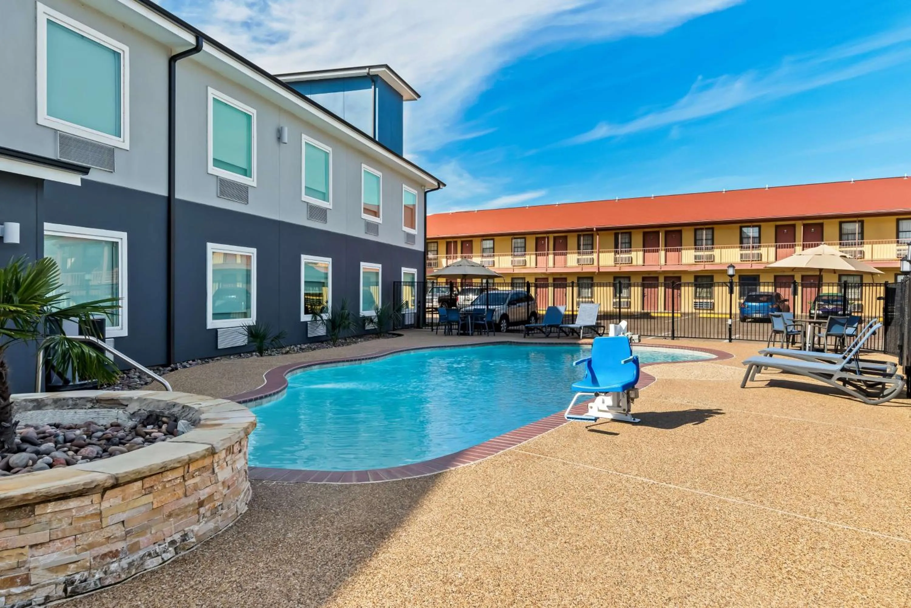 Pool view in Best Western Executive Inn