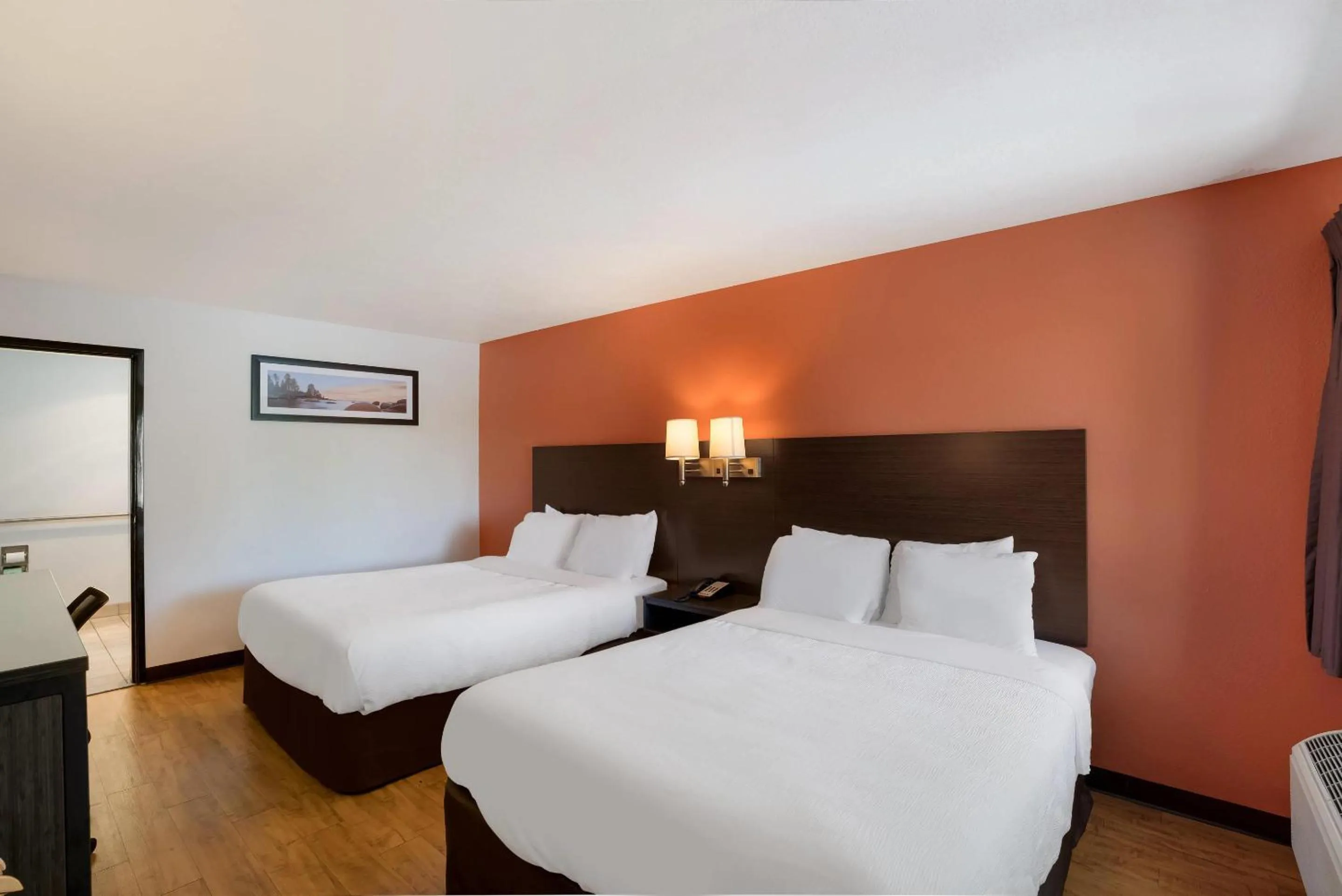 Bedroom, Bed in Quality Inn & Suites Junction