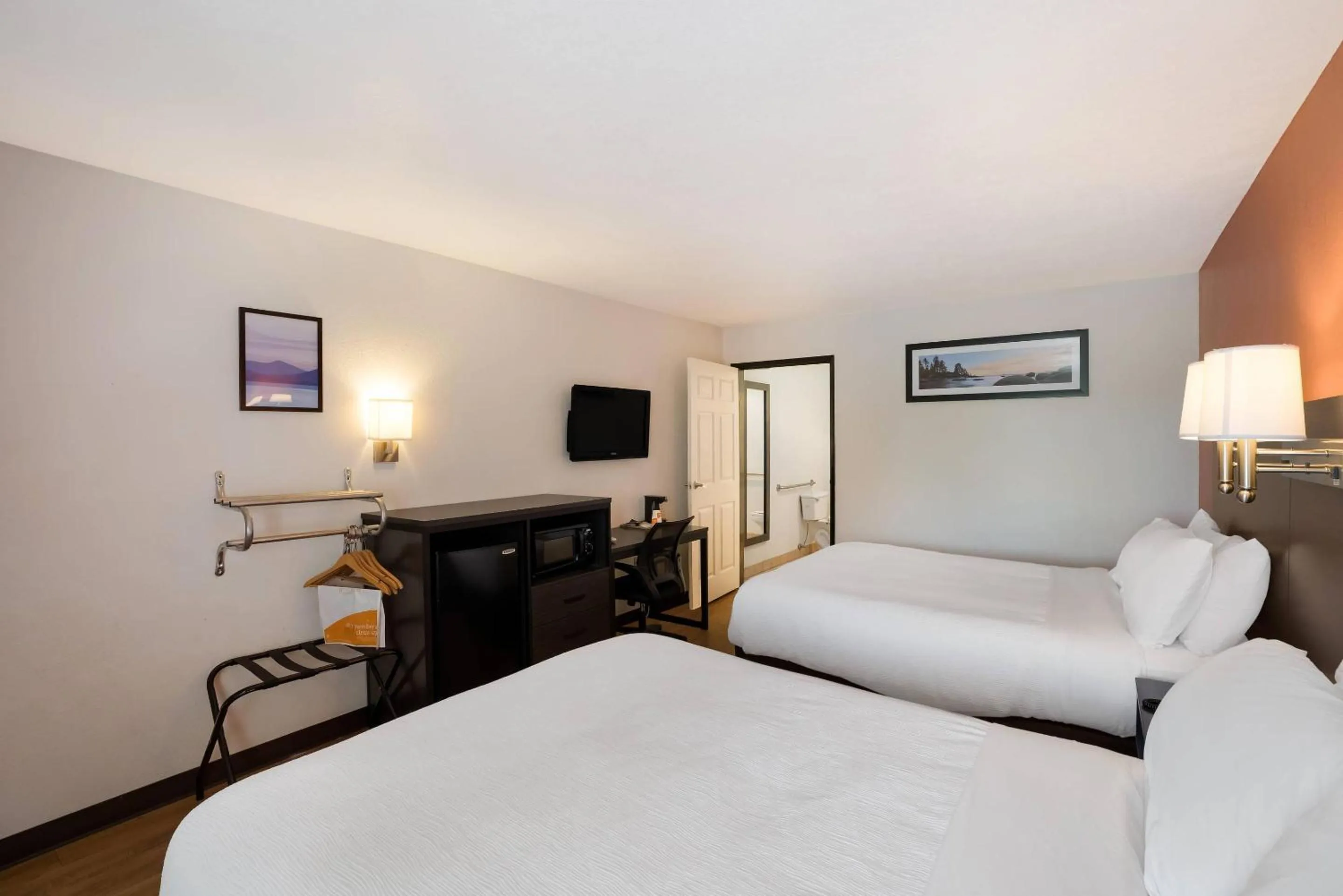 Bedroom, Bed in Quality Inn & Suites Junction