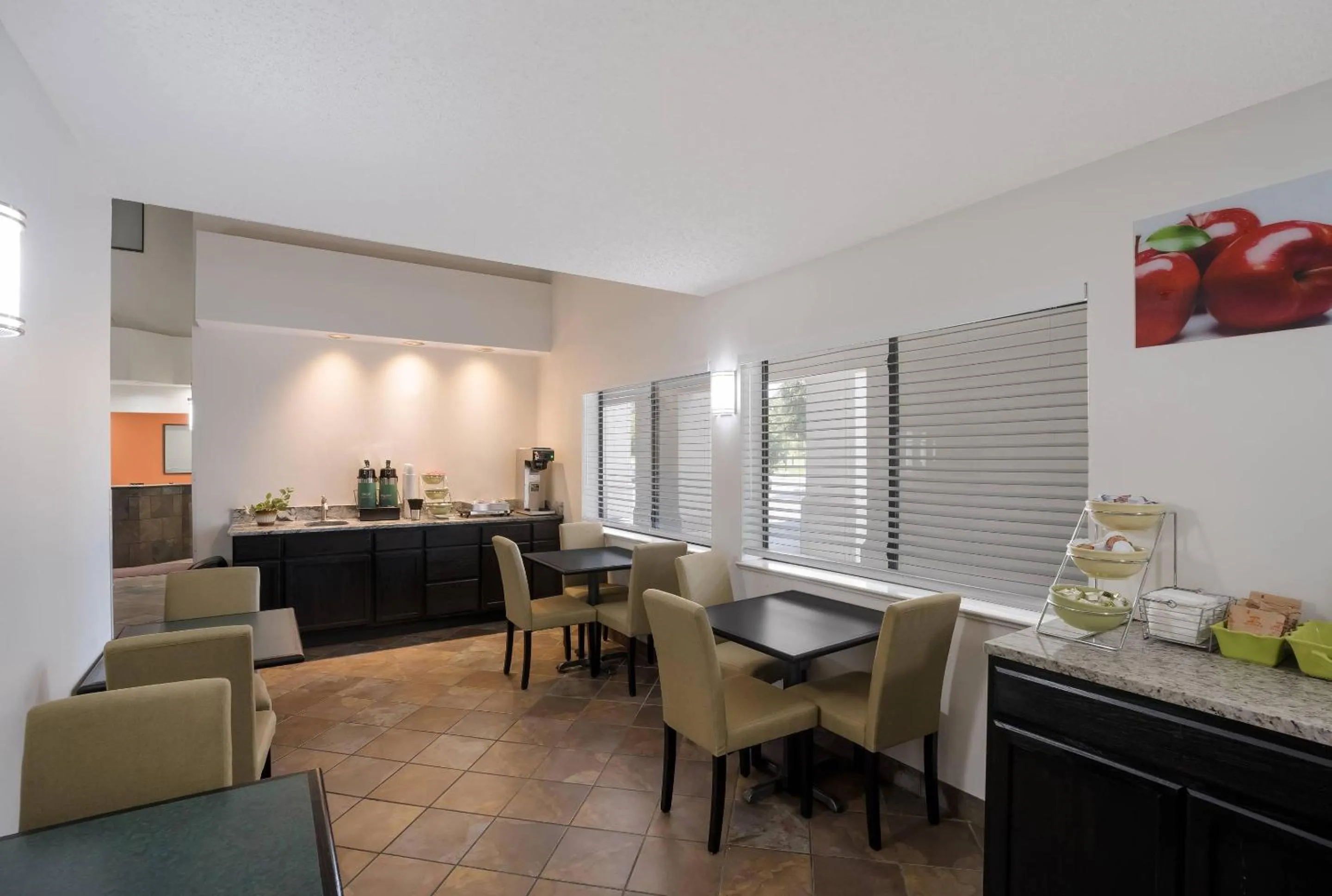 Breakfast in Quality Inn & Suites Junction