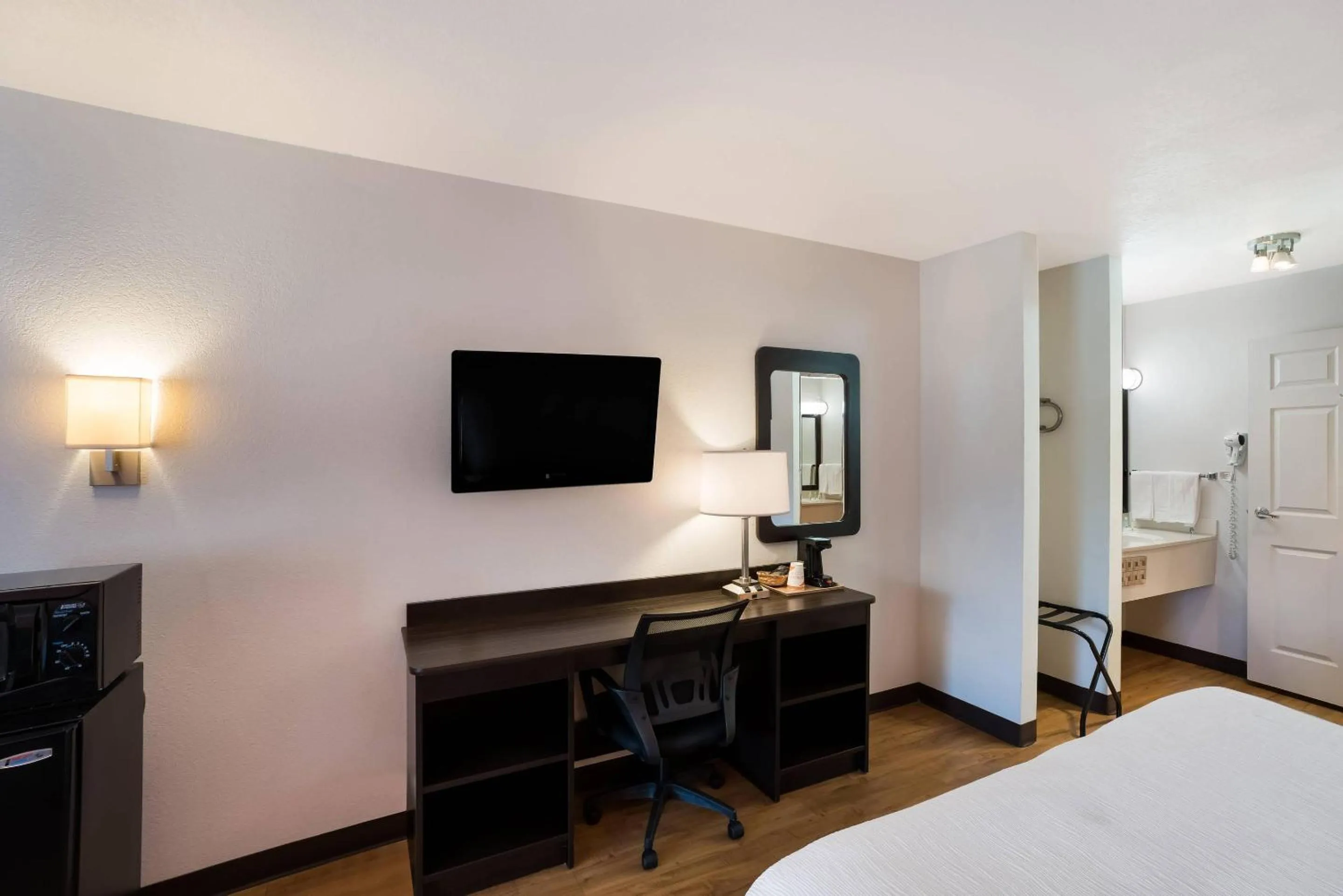 Bedroom, Bed in Quality Inn & Suites Junction