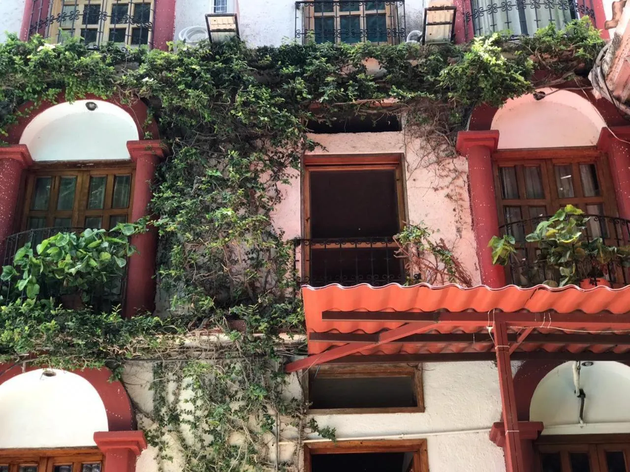 Facade/entrance in Yaxché