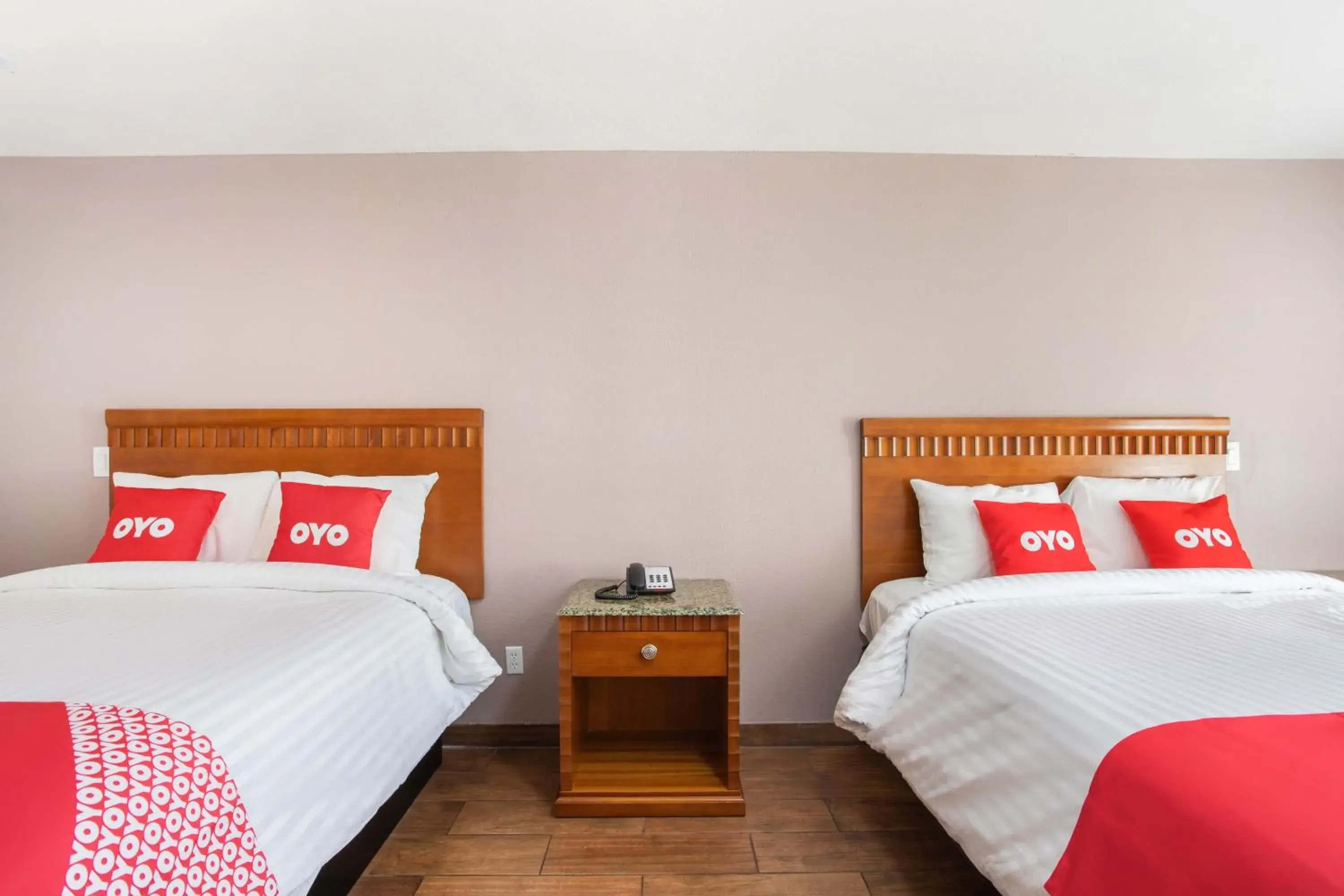 Queen Room with Two Queen Beds in Hotel Palmdale - Antelope Valley -Listing Partner Queen Room with Two Queen Beds in Hotel Palmdale - Antelope Valley -Listing Partner