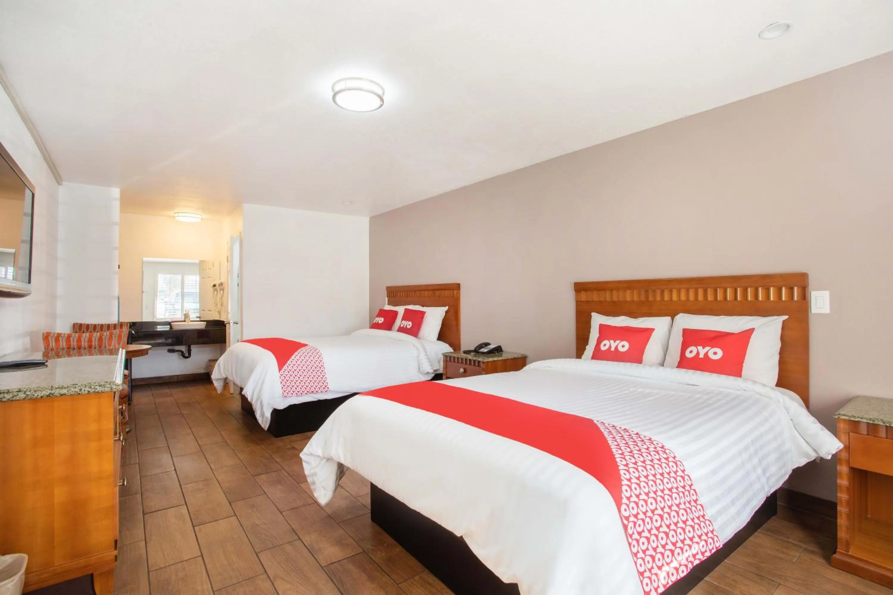 Bedroom in Hotel Palmdale - Antelope Valley -Listing Partner