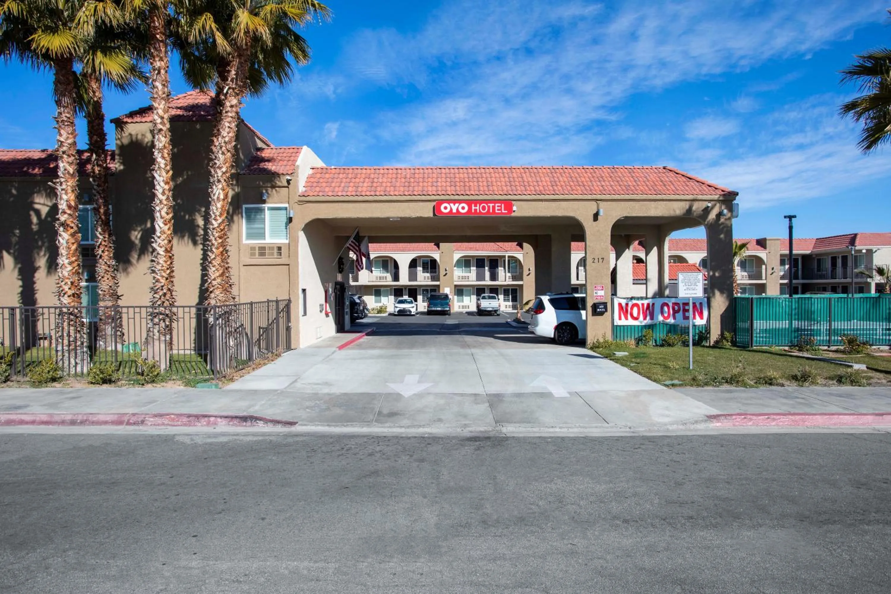 Facade/entrance in Hotel Palmdale - Antelope Valley -Listing Partner