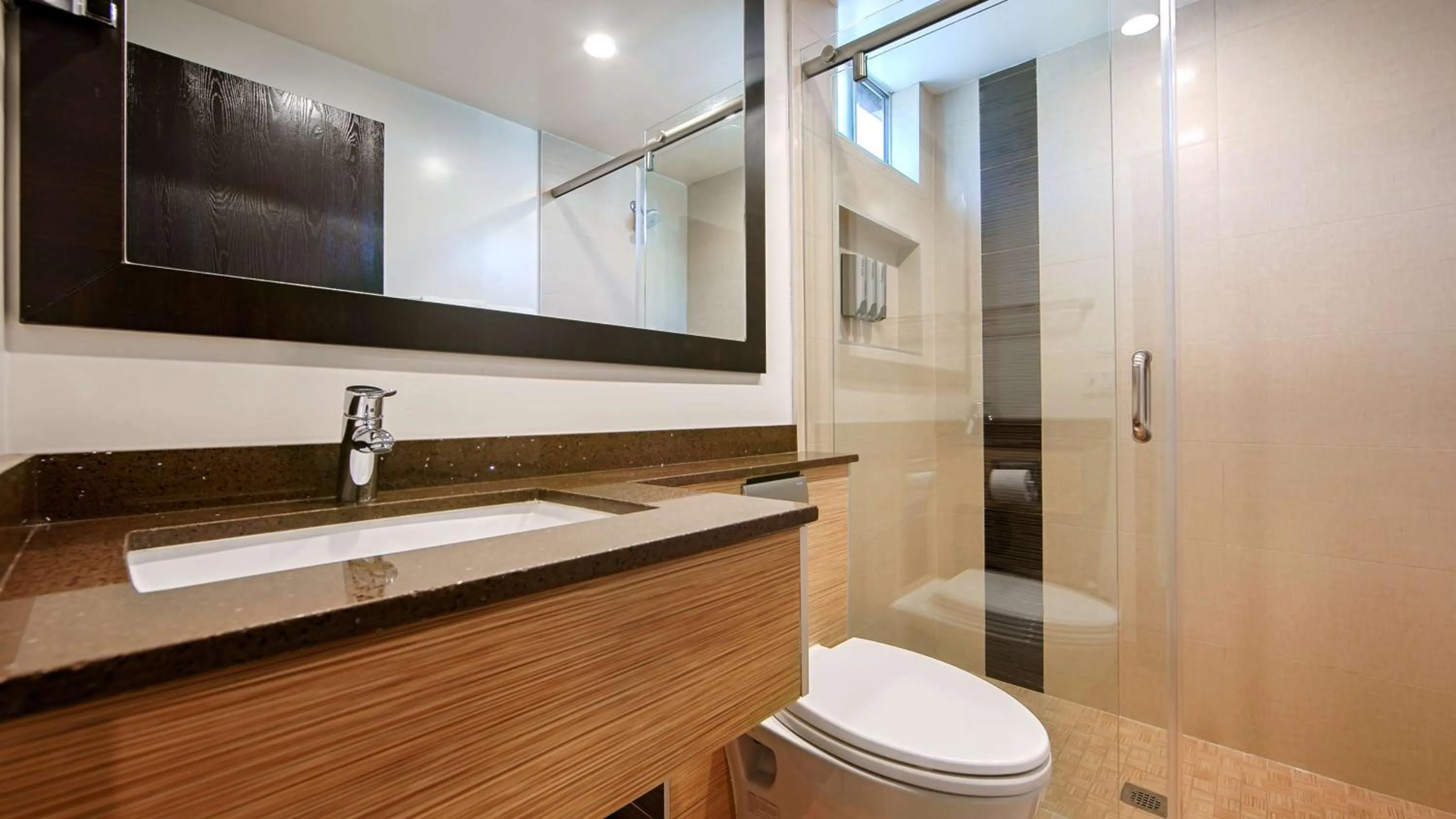 Bathroom in Best Western Plus Glendale