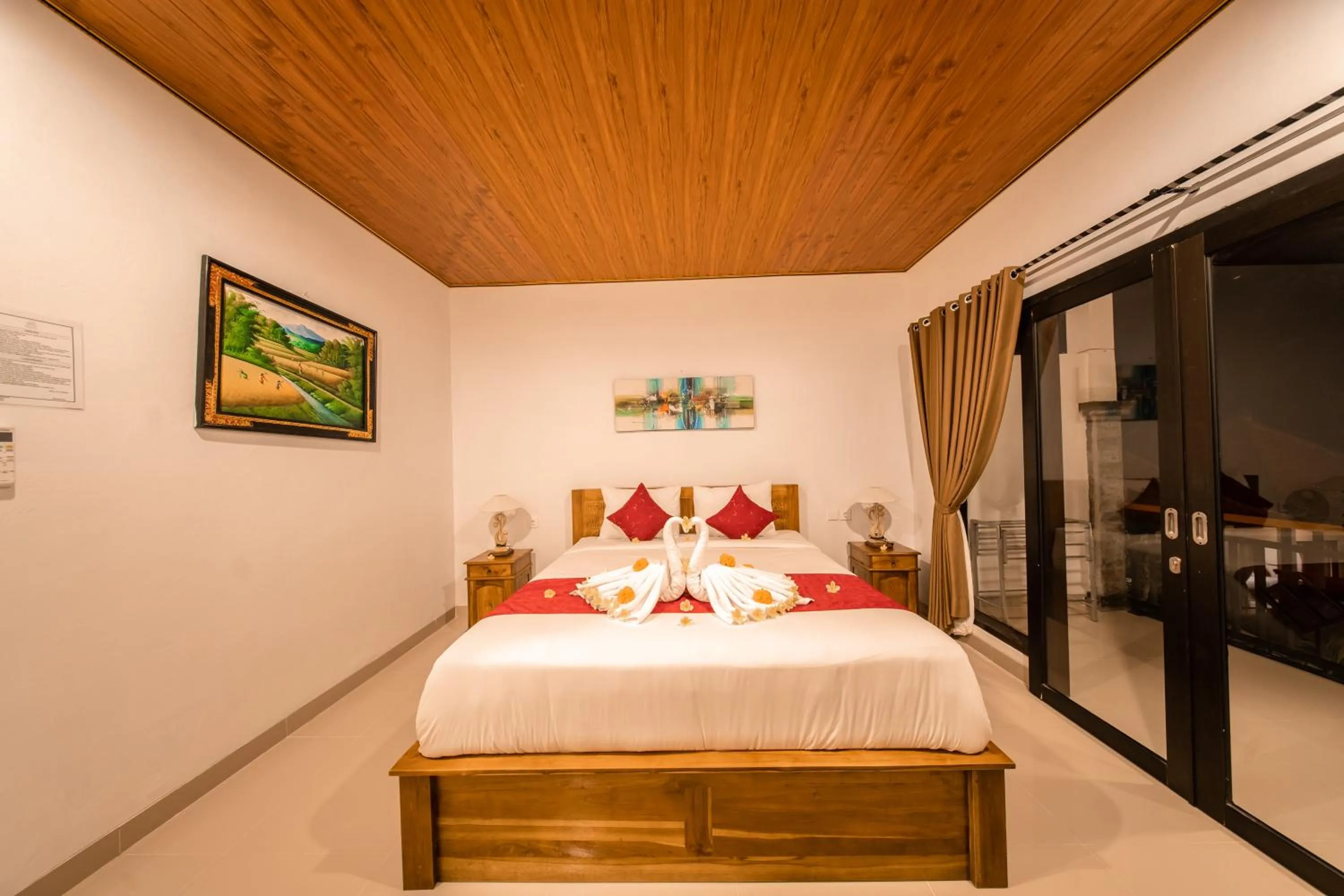 Bed in Surya Maha Bungallo