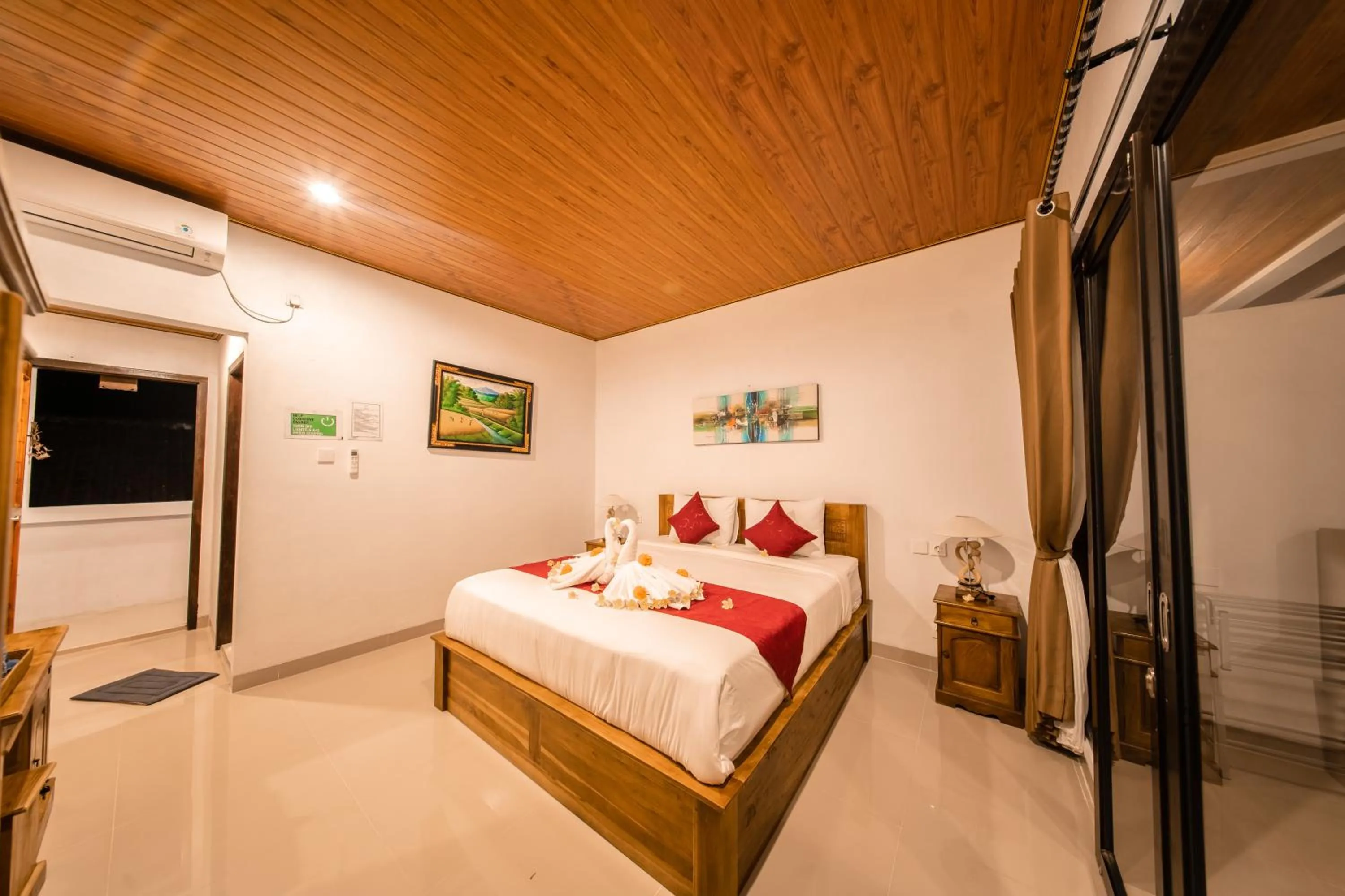 Bed in Surya Maha Bungallo