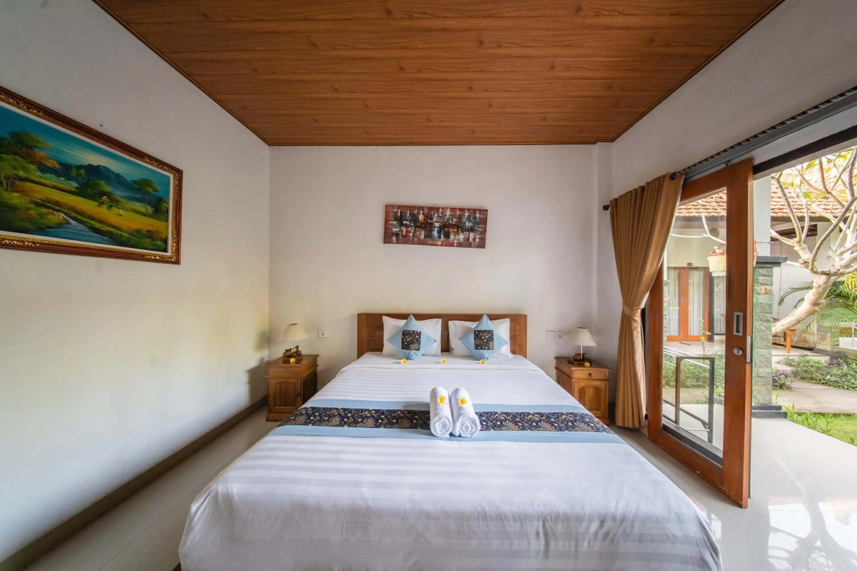 Bed in Surya Maha Bungallo