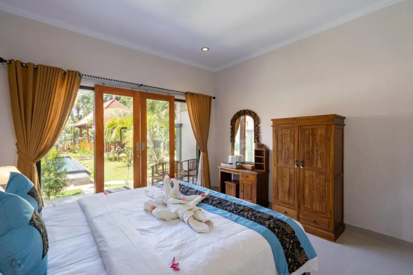 Double Room with Pool View in Surya Maha Bungallo Double Room with Pool View in Surya Maha Bungallo