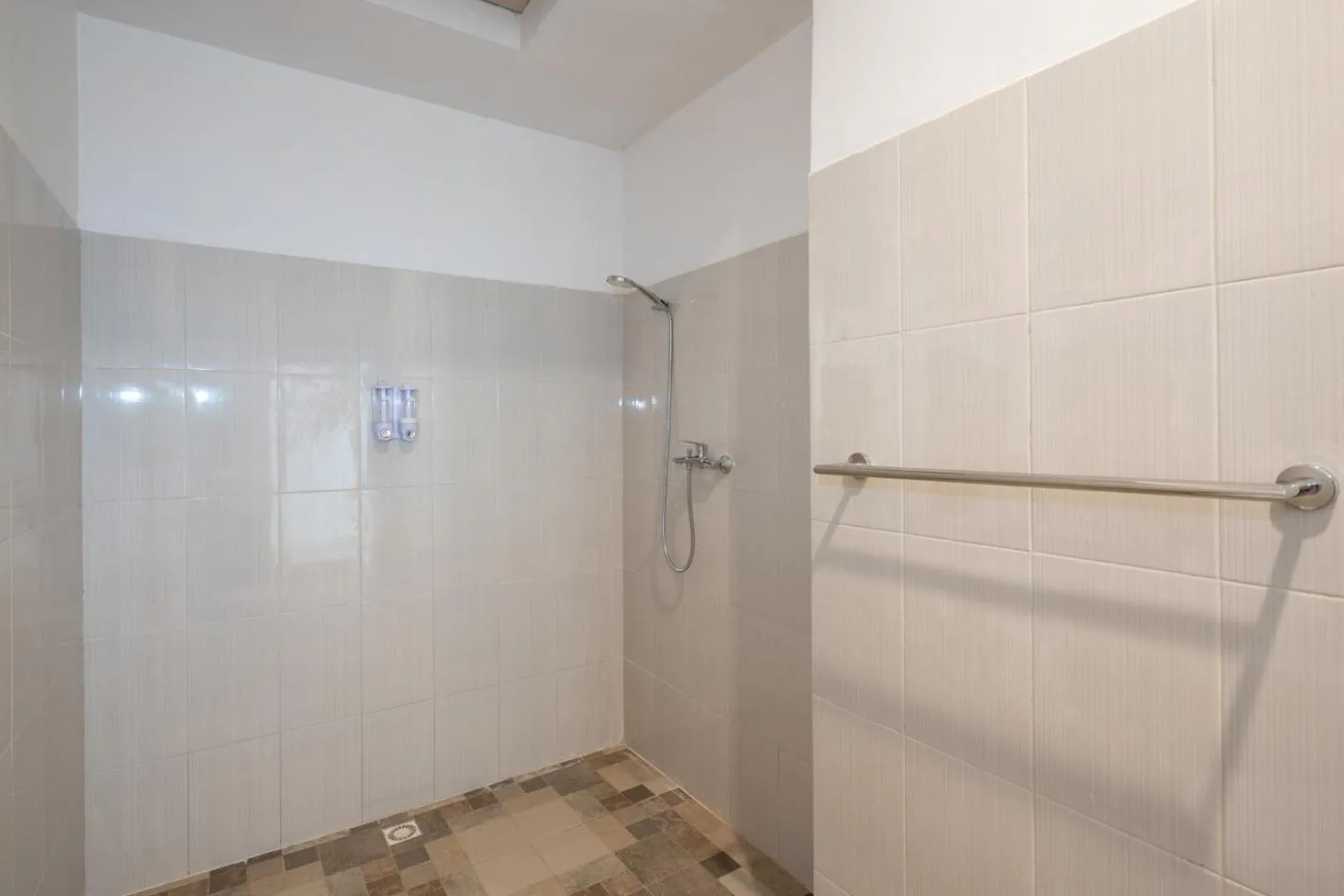 Shower in Surya Maha Bungallo