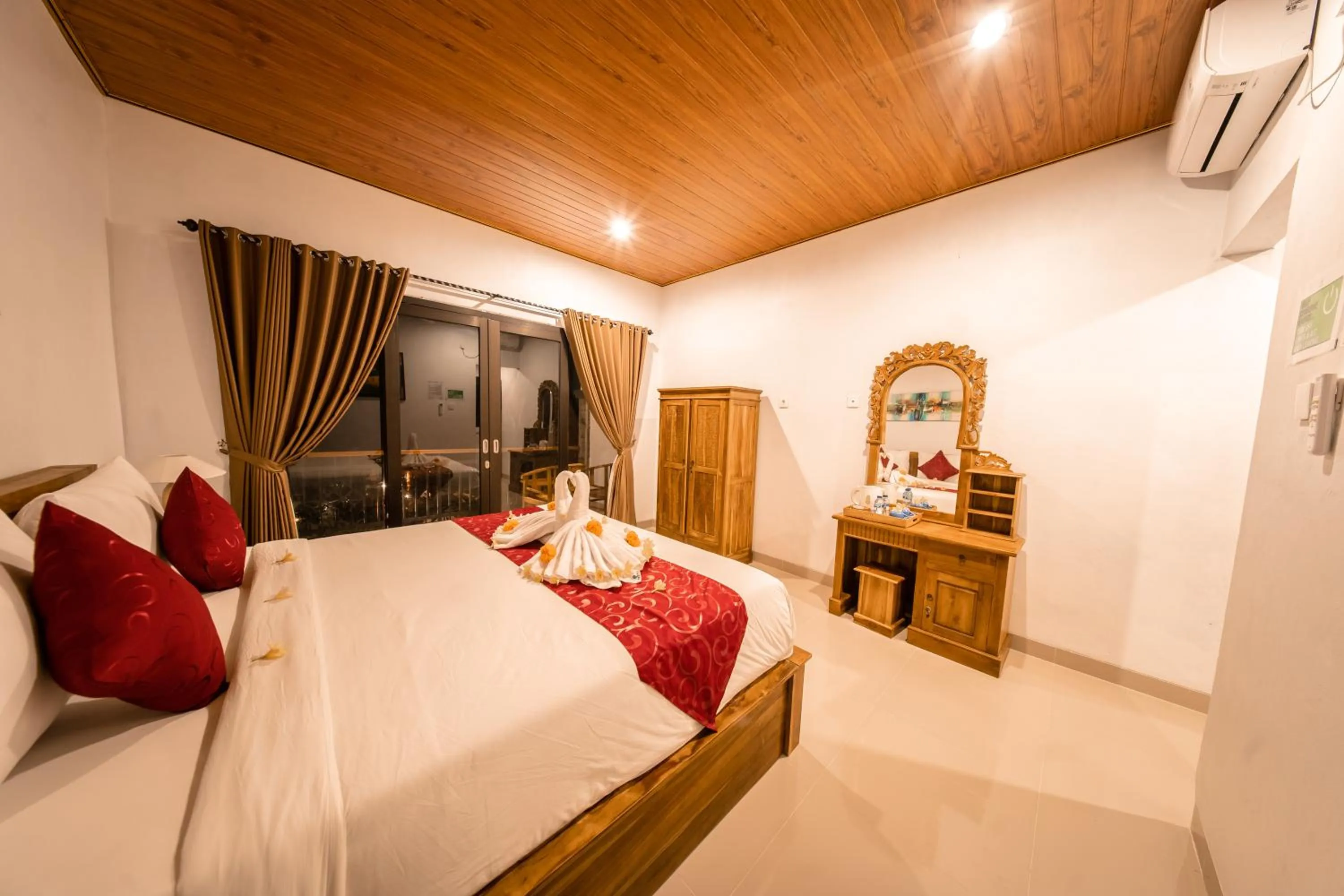 Bed in Surya Maha Bungallo