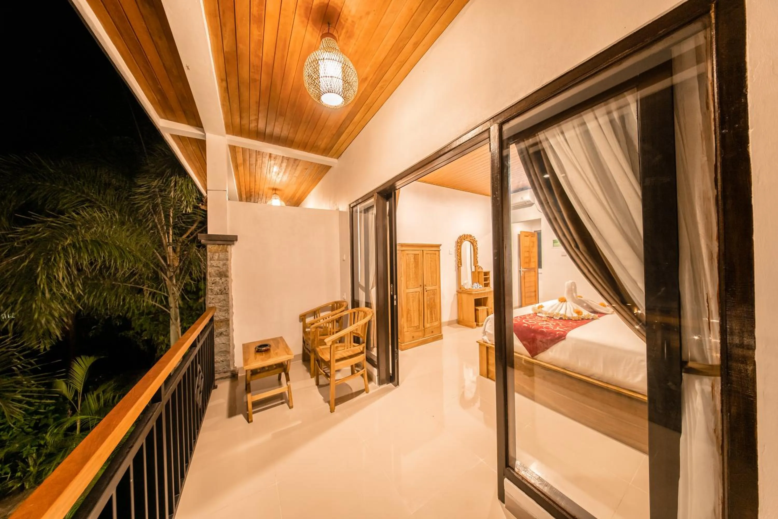 Bed in Surya Maha Bungallo