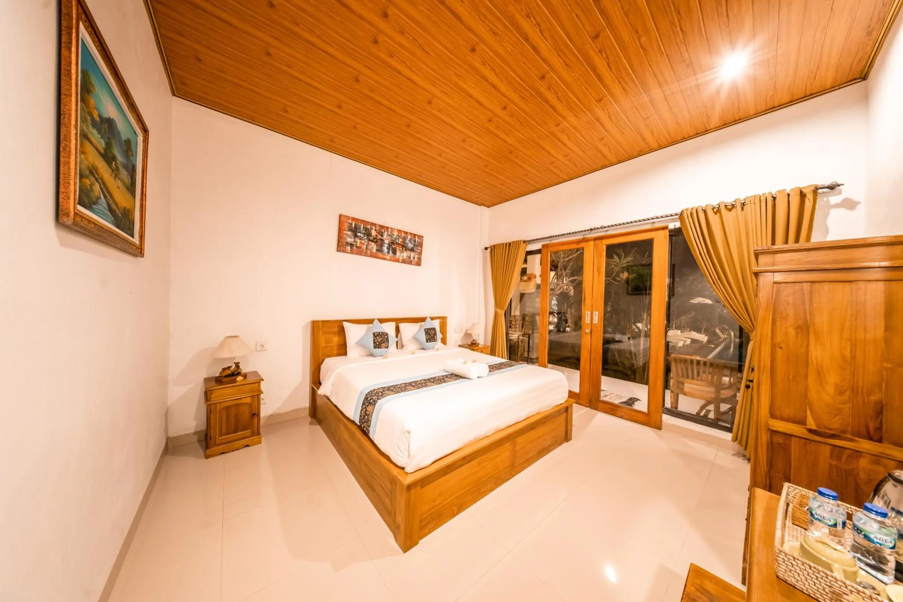 Bed in Surya Maha Bungallo