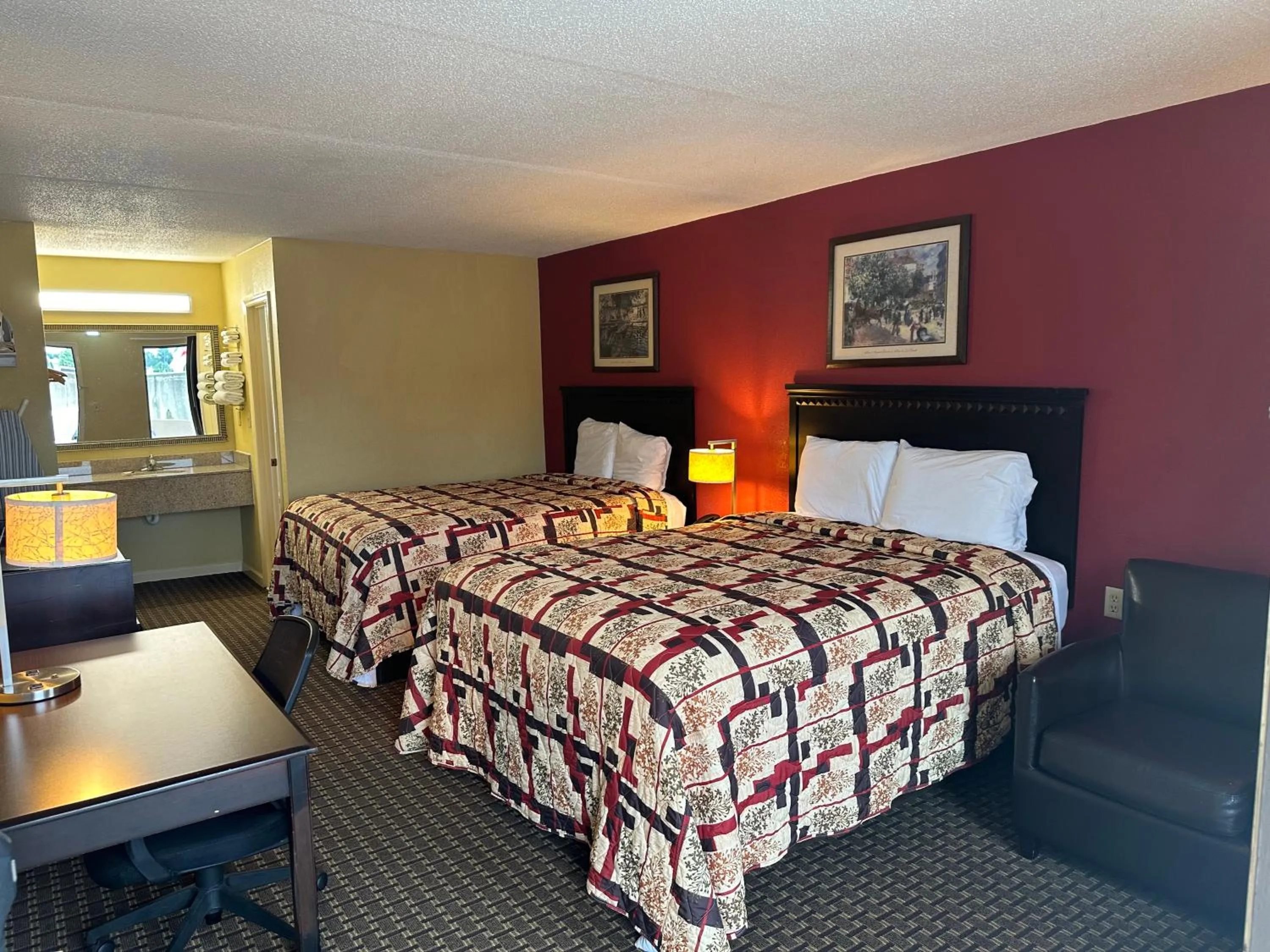 Bed in Royal Inn - Anniston