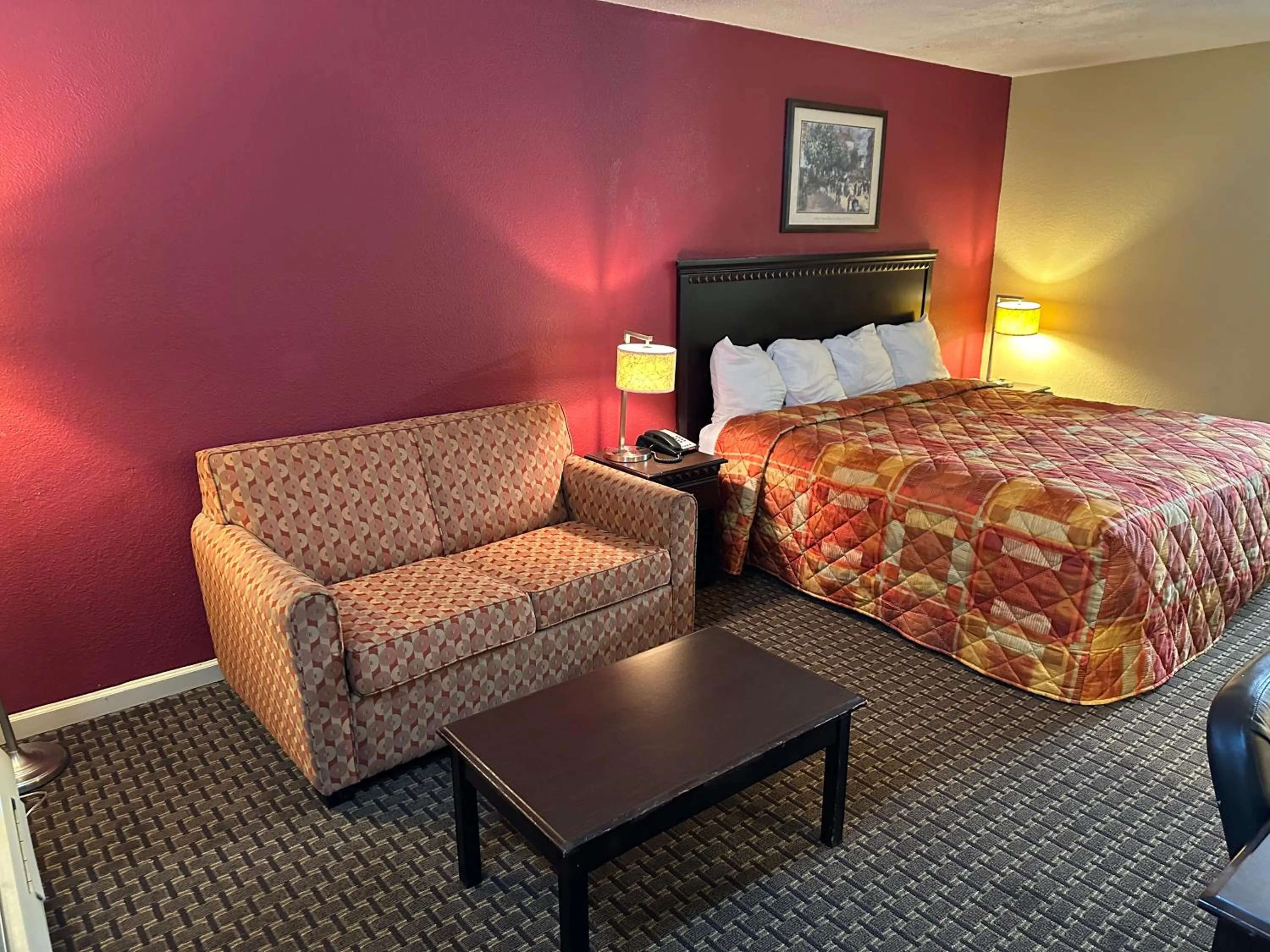 Bed in Royal Inn - Anniston