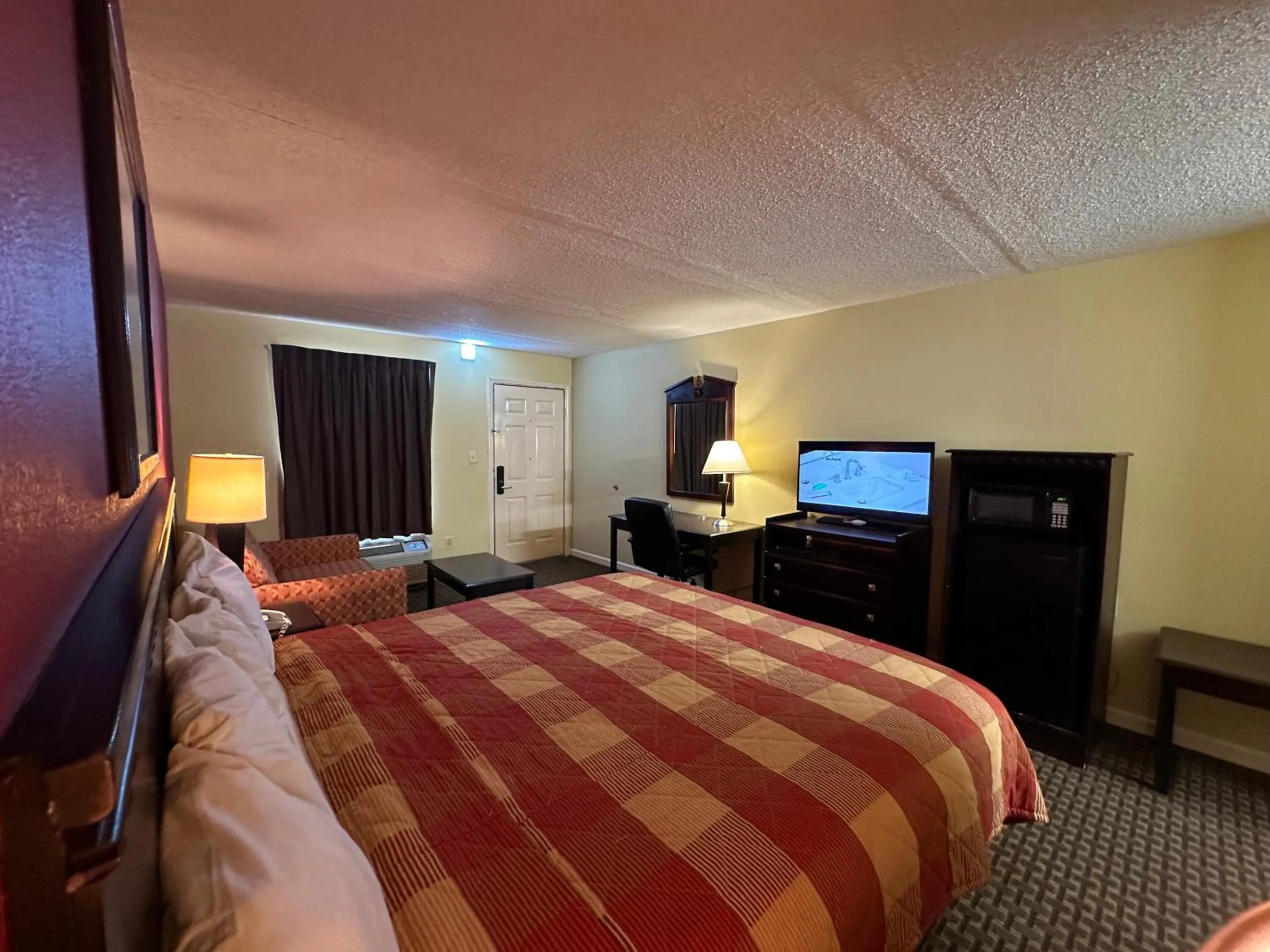 Bed in Royal Inn - Anniston