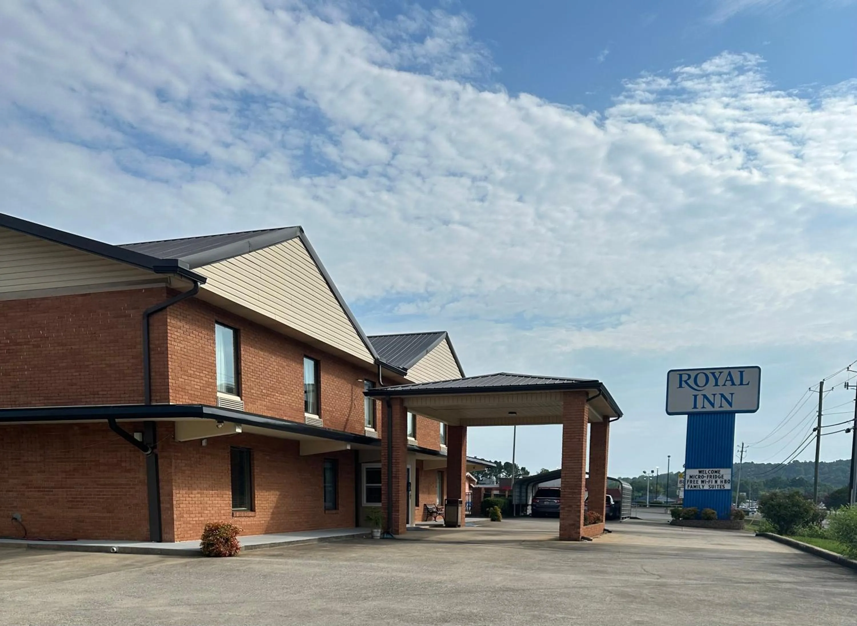Property building in Royal Inn - Anniston