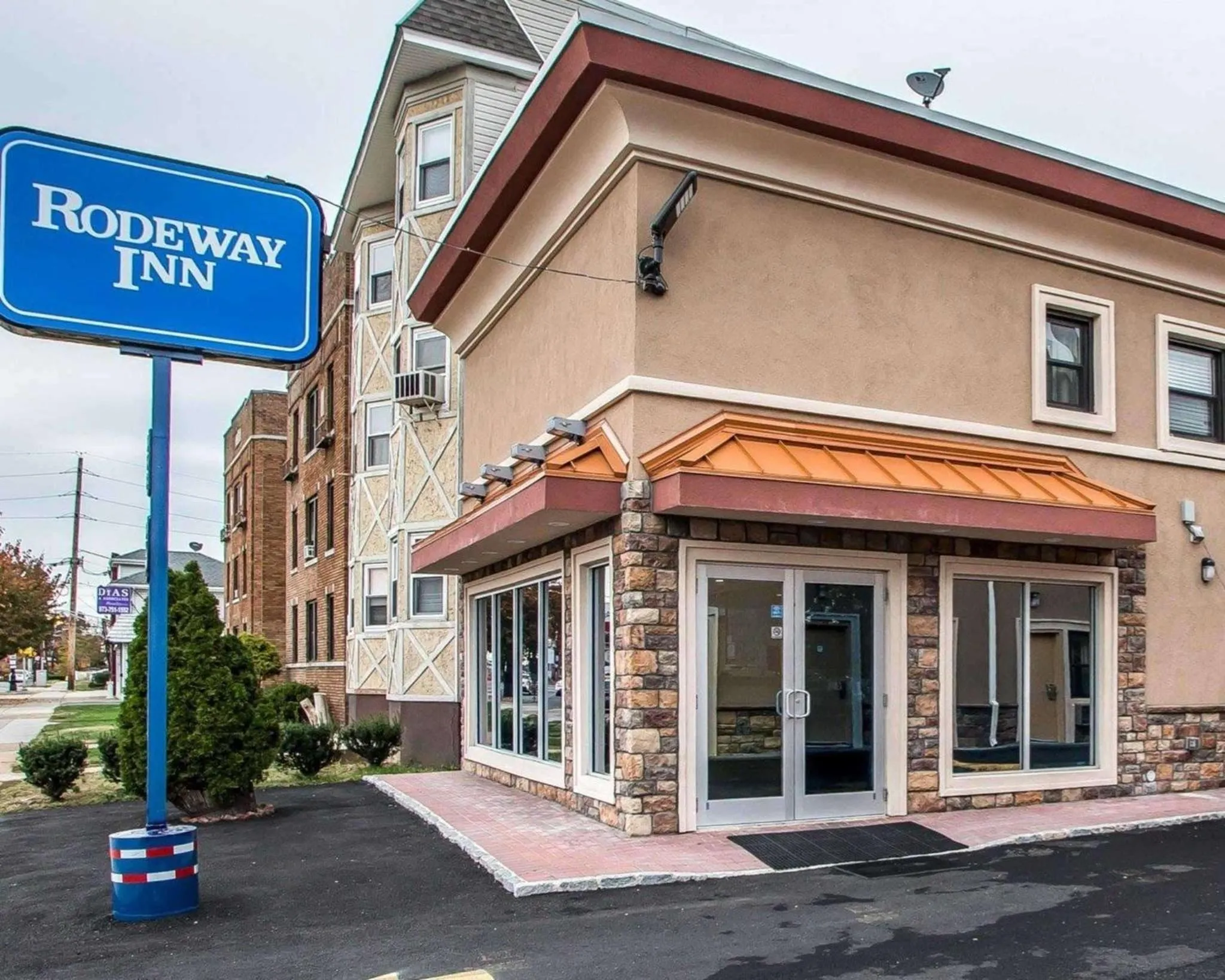Property building in Rodeway Inn Belleville