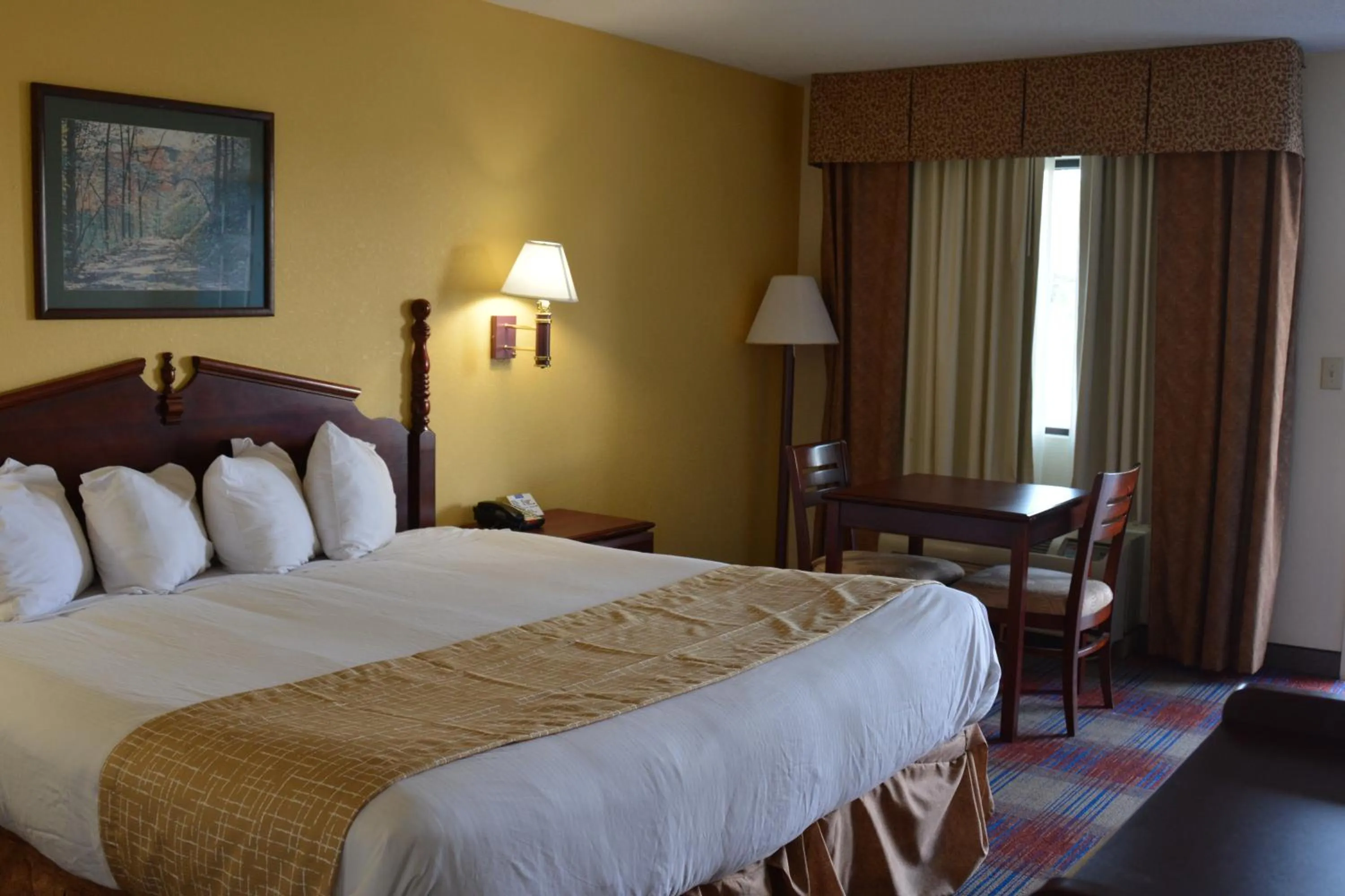 Bedroom, Bed in Travelodge by Wyndham Montgomery East