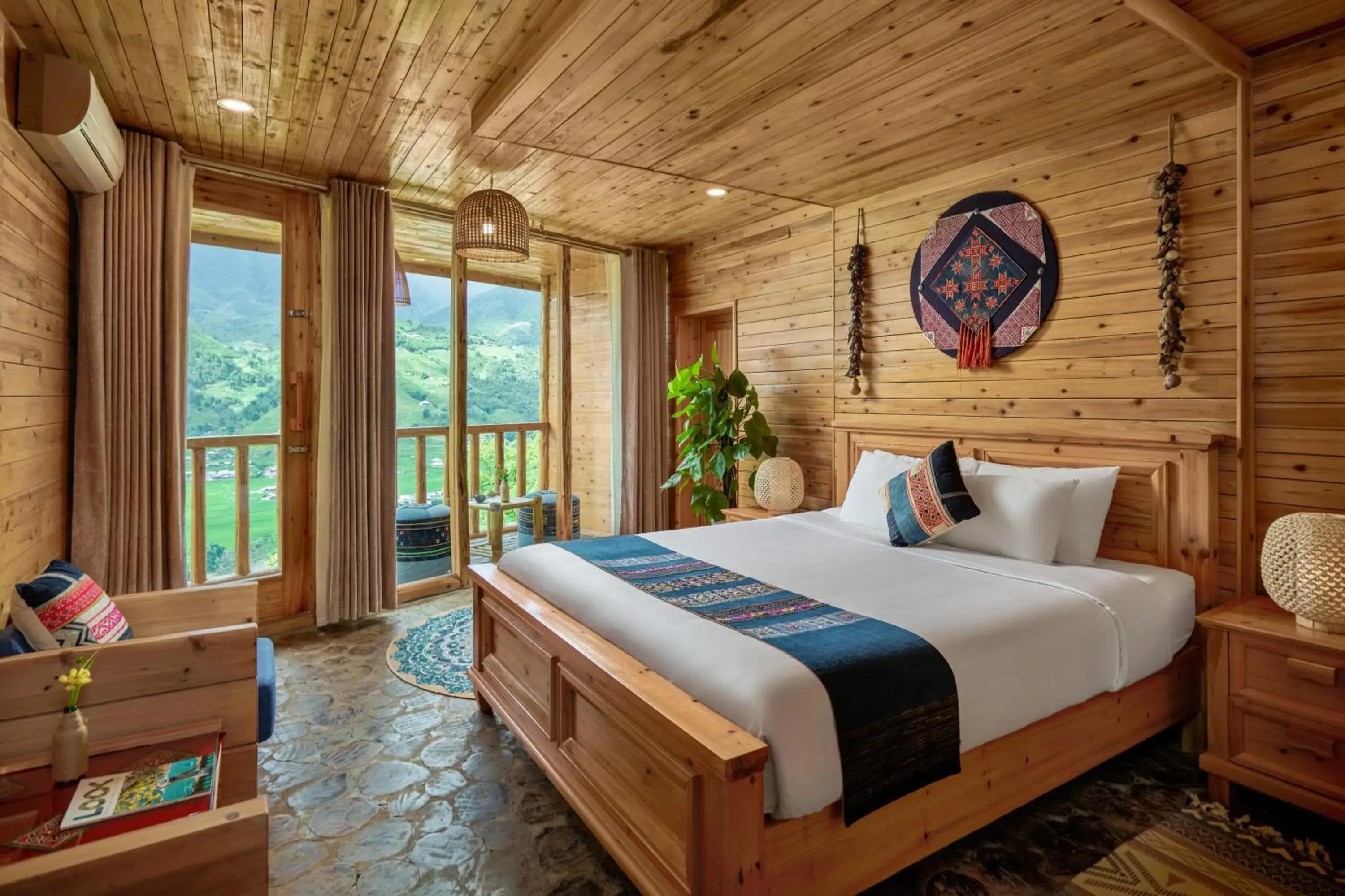 Deluxe Double with Mountain View in Laxsik Ecolodge Deluxe Double with Mountain View in Laxsik Ecolodge