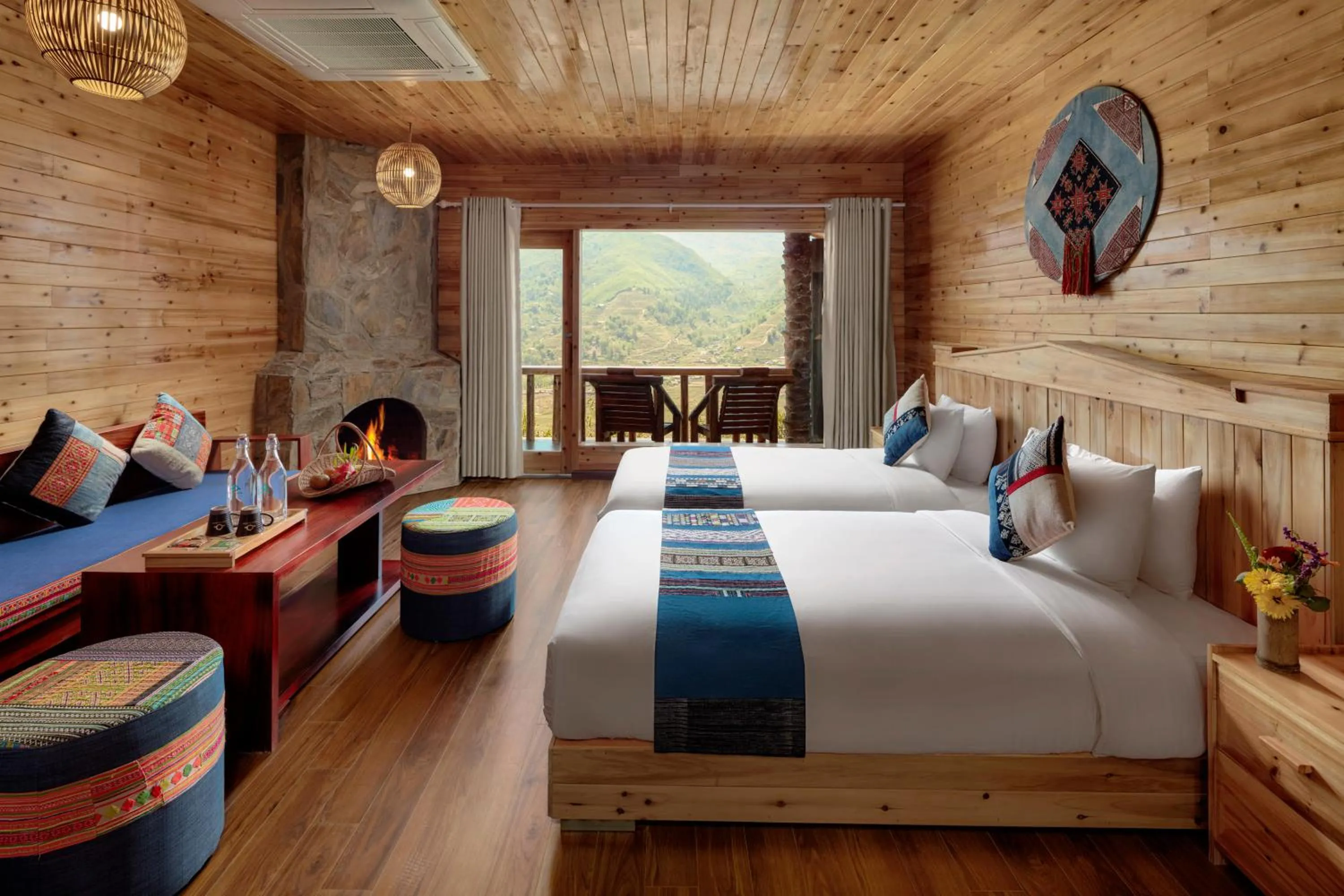 Photo of the whole room, Bed in Laxsik Ecolodge