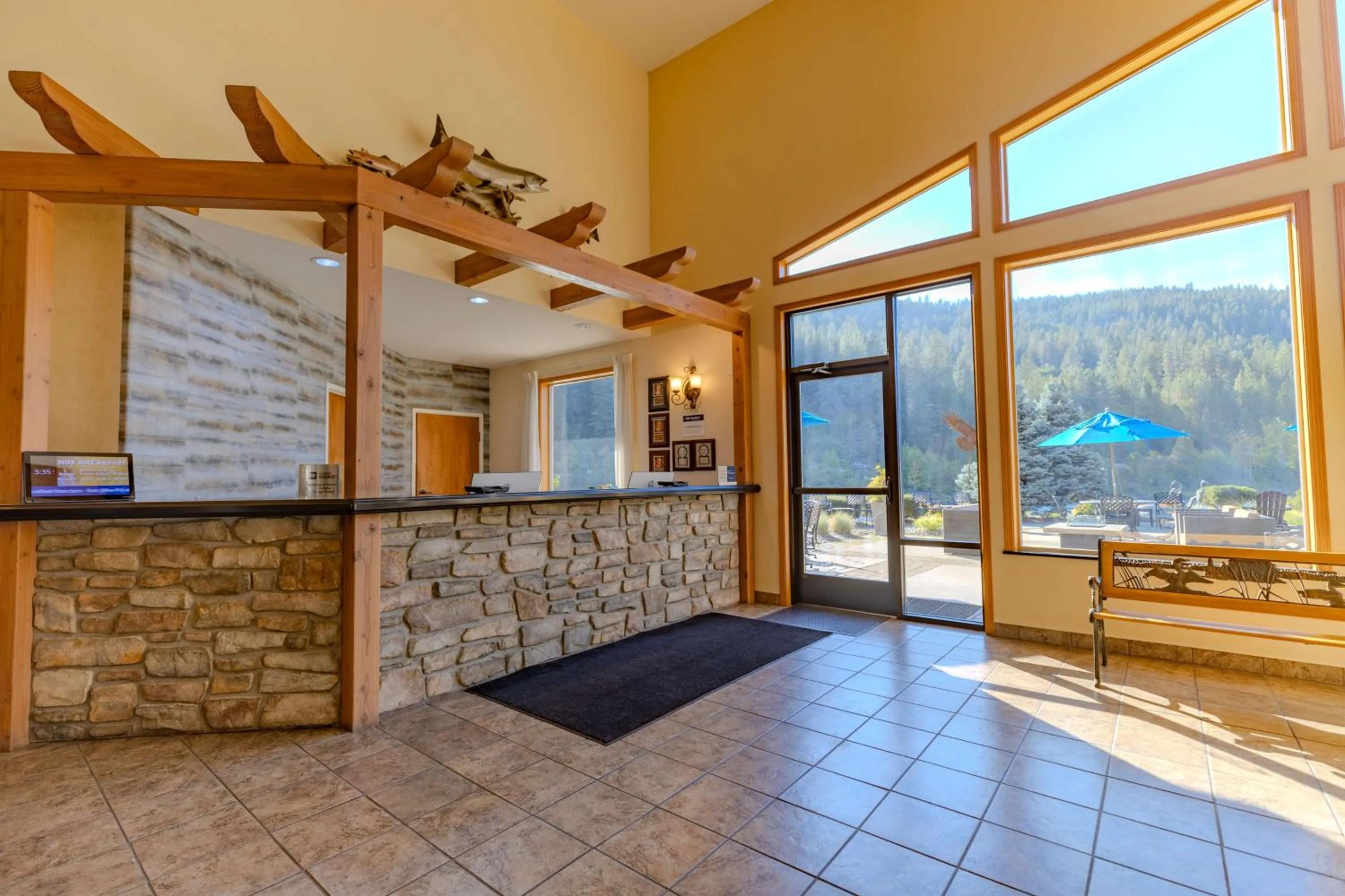Lobby or reception in Best Western Lodge at River's Edge
