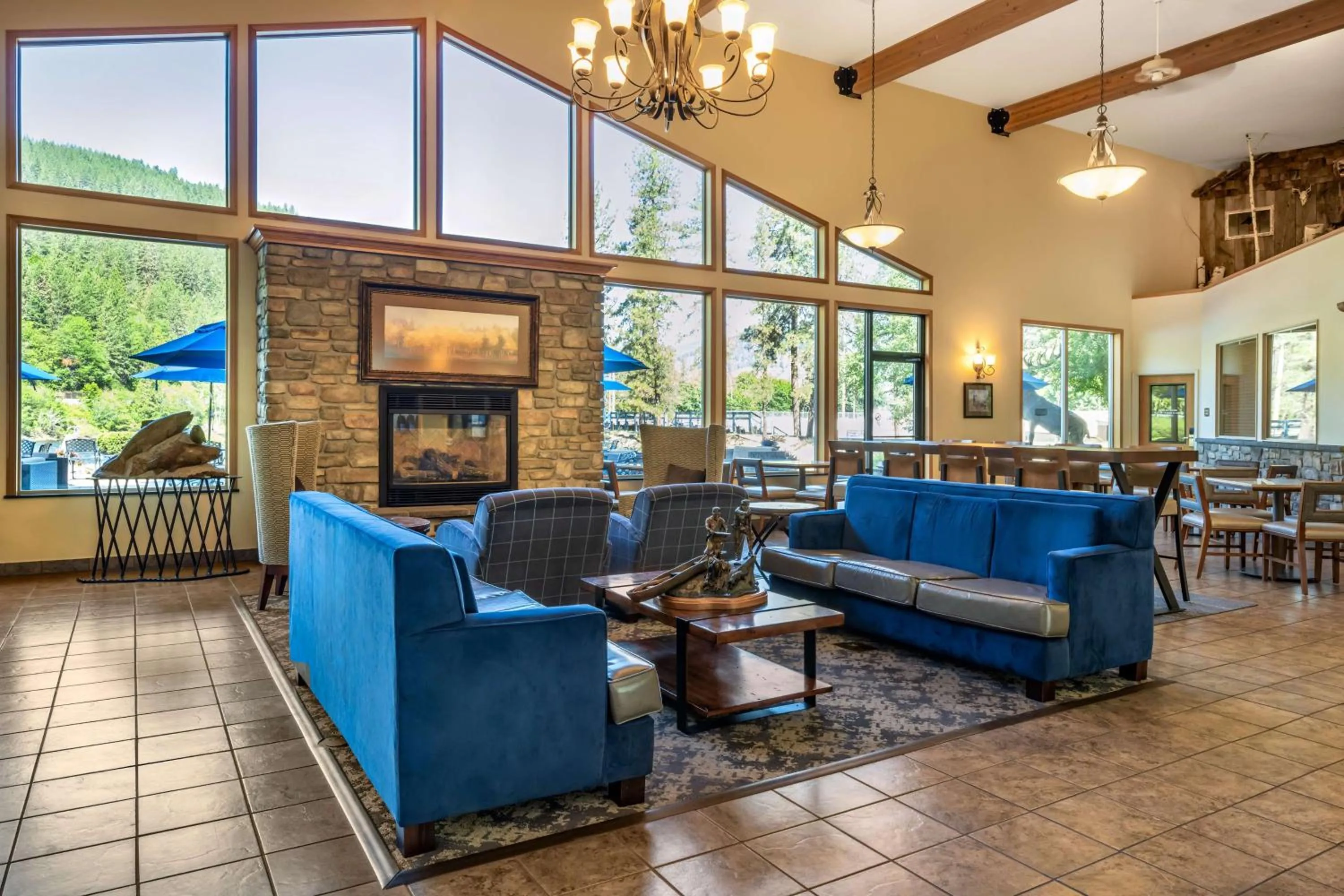 Lobby or reception in Best Western Lodge at River's Edge
