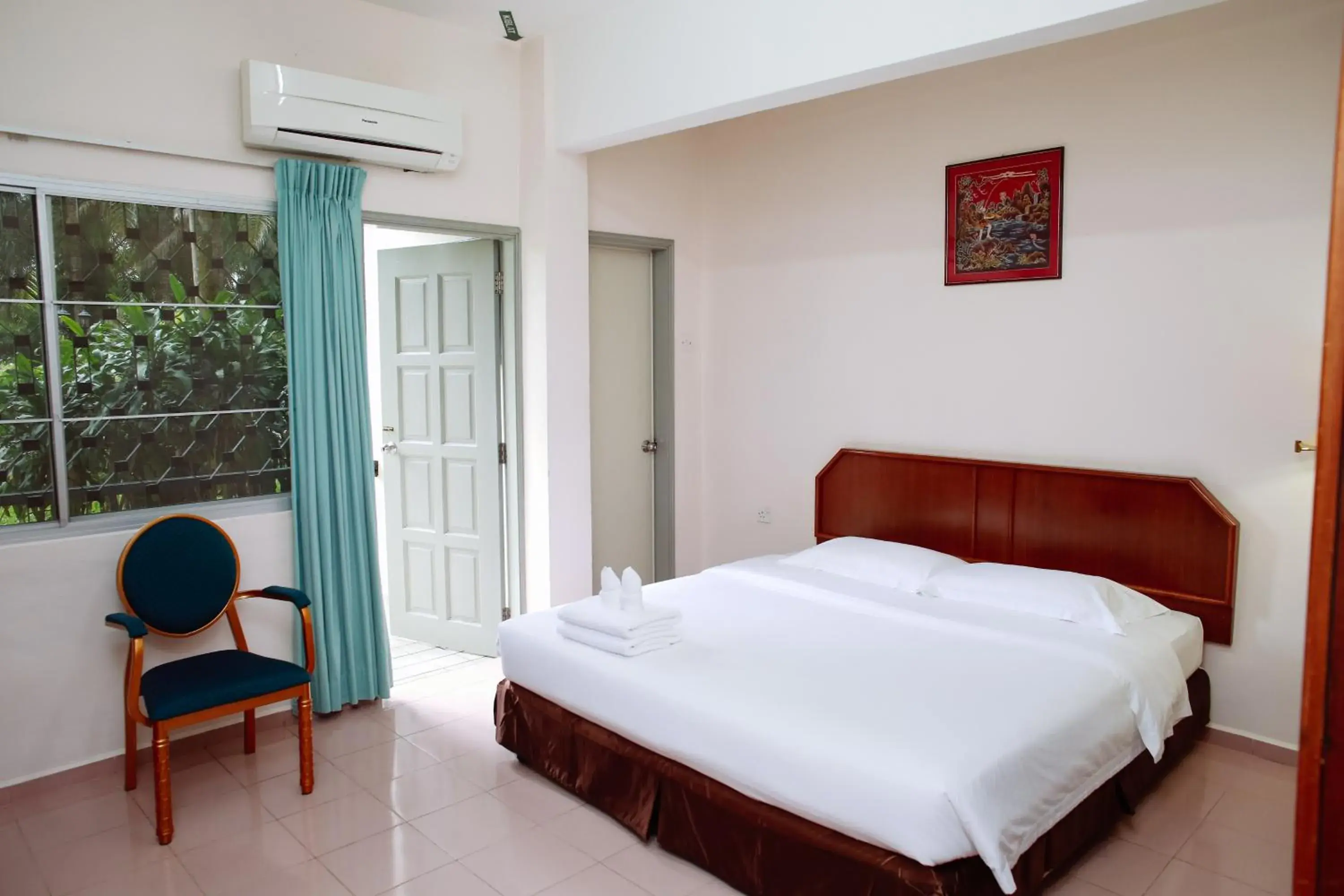 Standard Queen in Hotel Green Park Standard Queen in Hotel Green Park