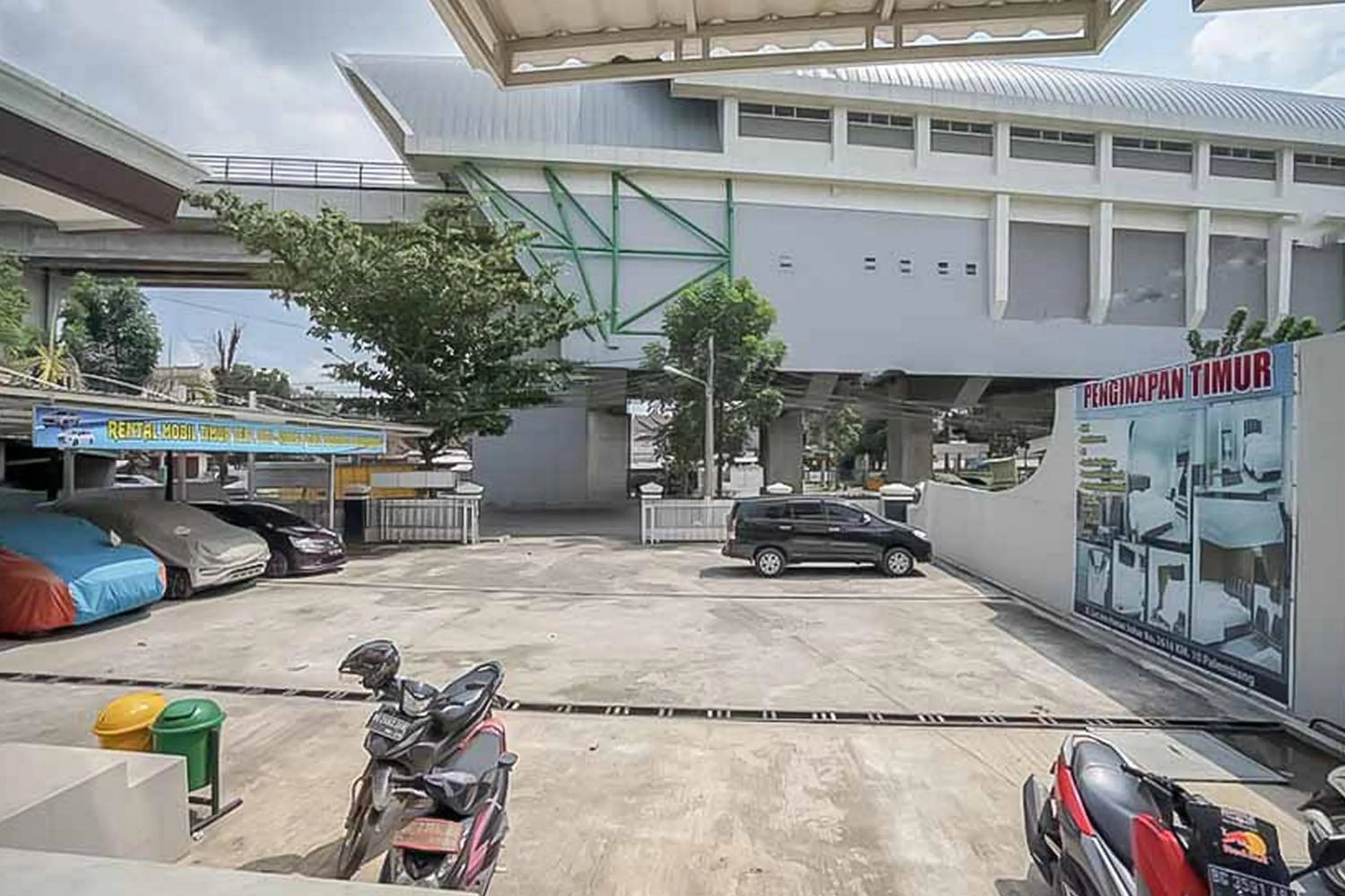 RedDoorz Plus near Palembang Airport 3