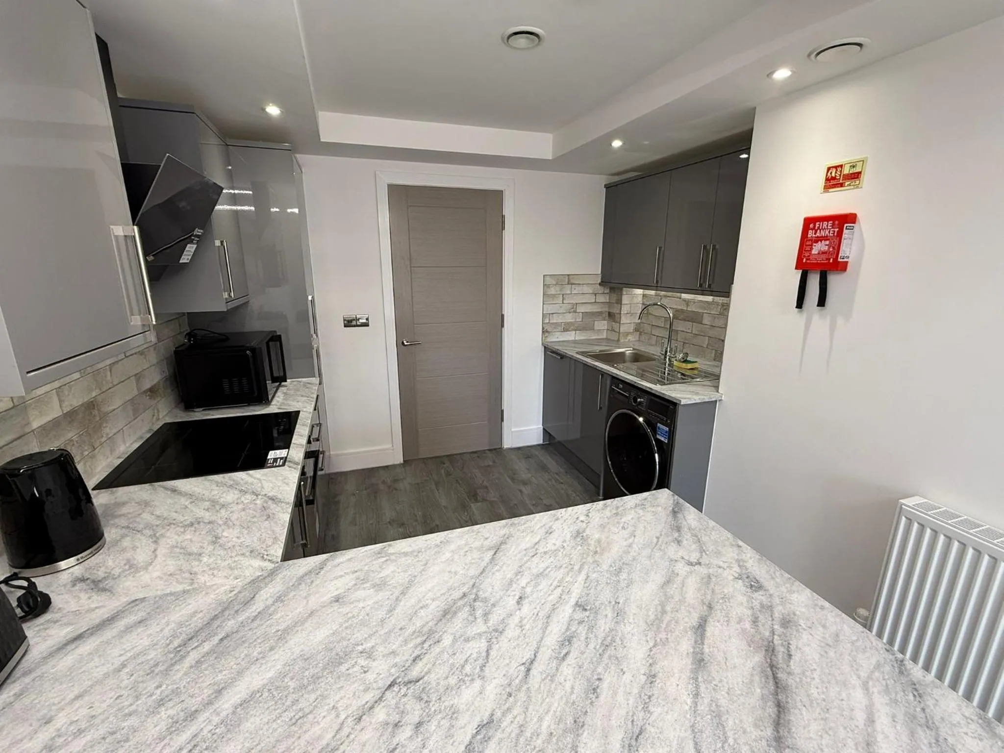 Kitchen or kitchenette in The Ashcroft Studios & Apartments with Free Parking