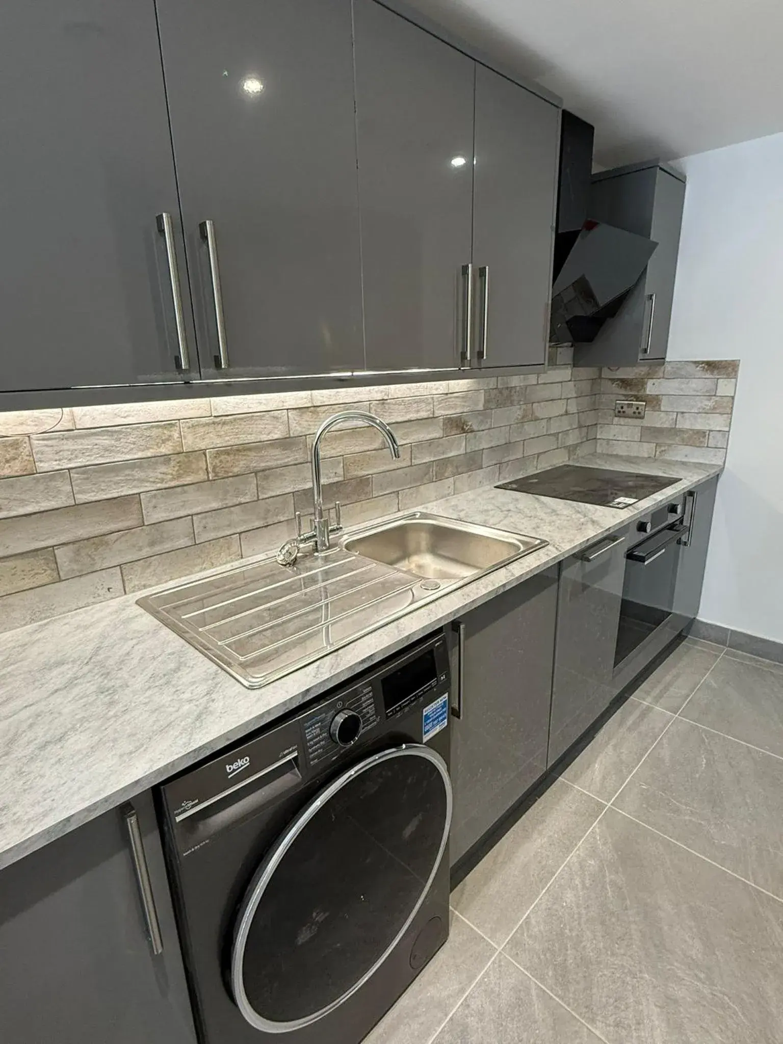 Three-Bedroom Deluxe Apartment in The Ashcroft Apartments Free Parking Three-Bedroom Deluxe Apartment in The Ashcroft Apartments Free Parking