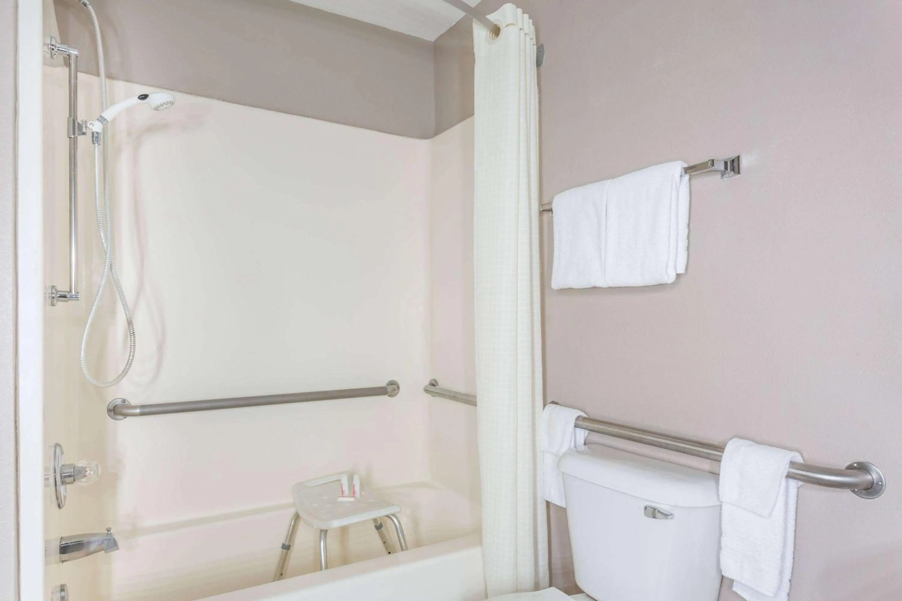 Photo of the whole room in Super 8 by Wyndham Rock Springs