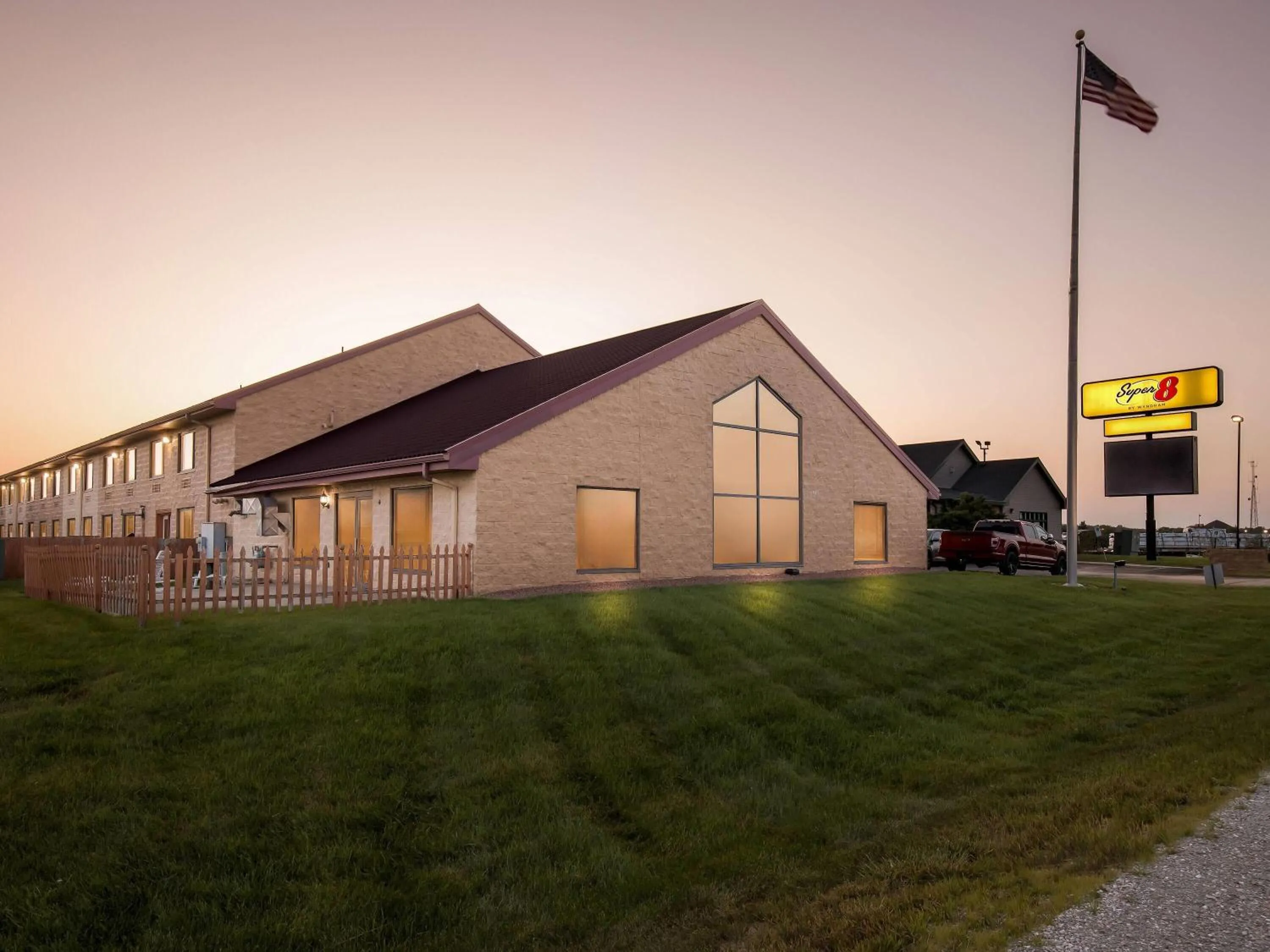 Property building in Super 8 by Wyndham Sturtevant Racine