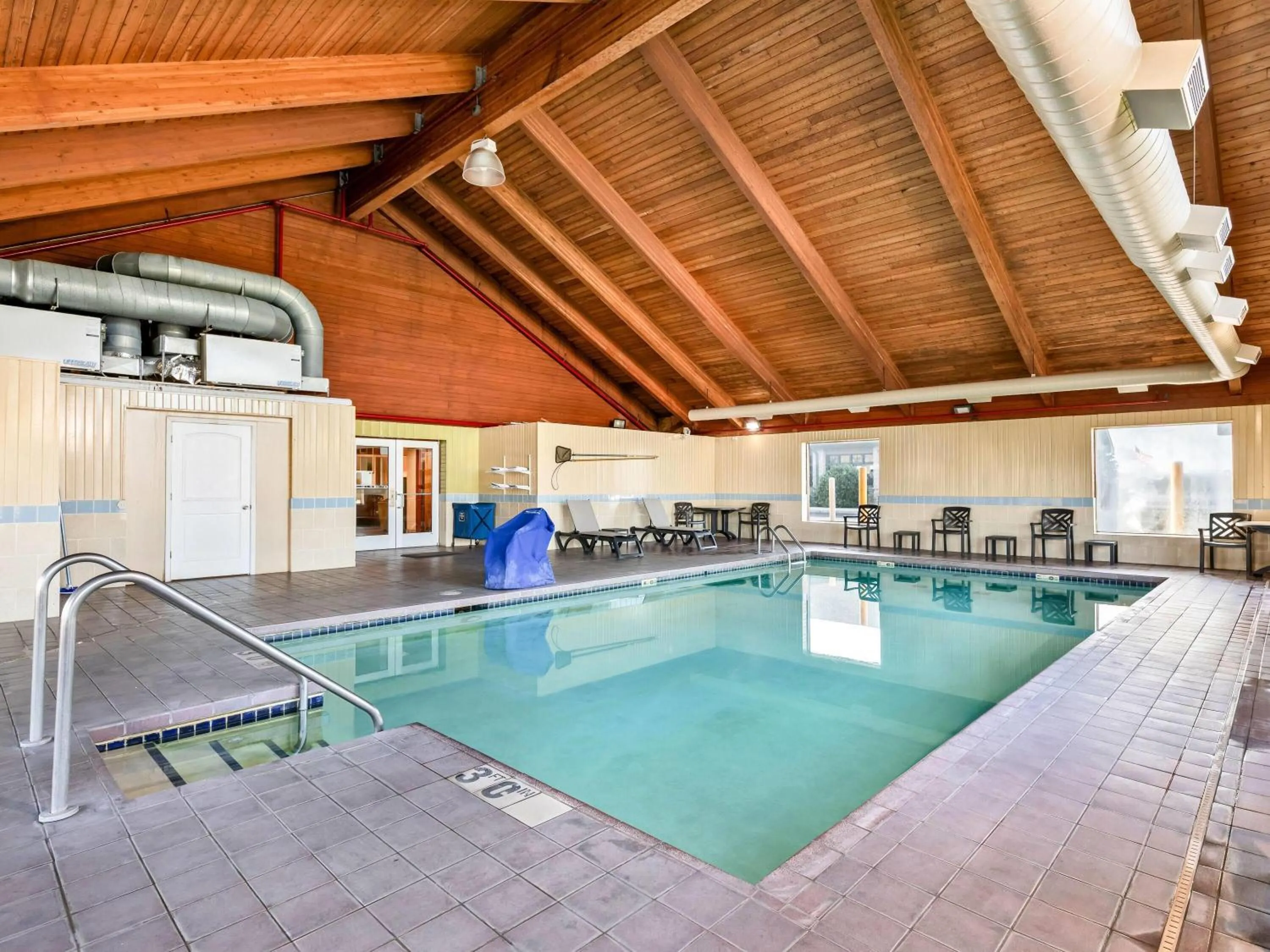 Swimming pool in Super 8 by Wyndham Sturtevant Racine