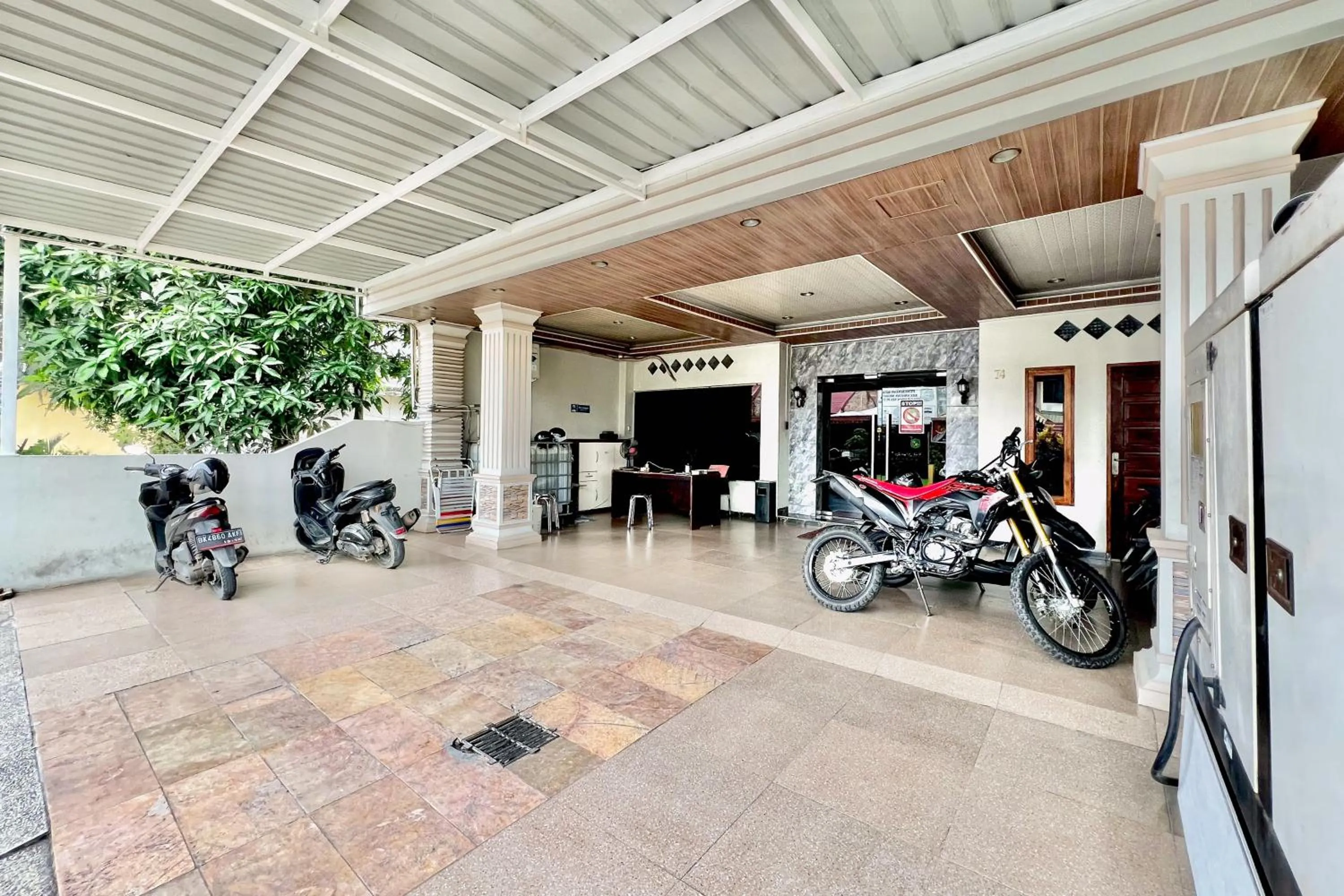 Parking in RedDoorz at Vania Residence Medan