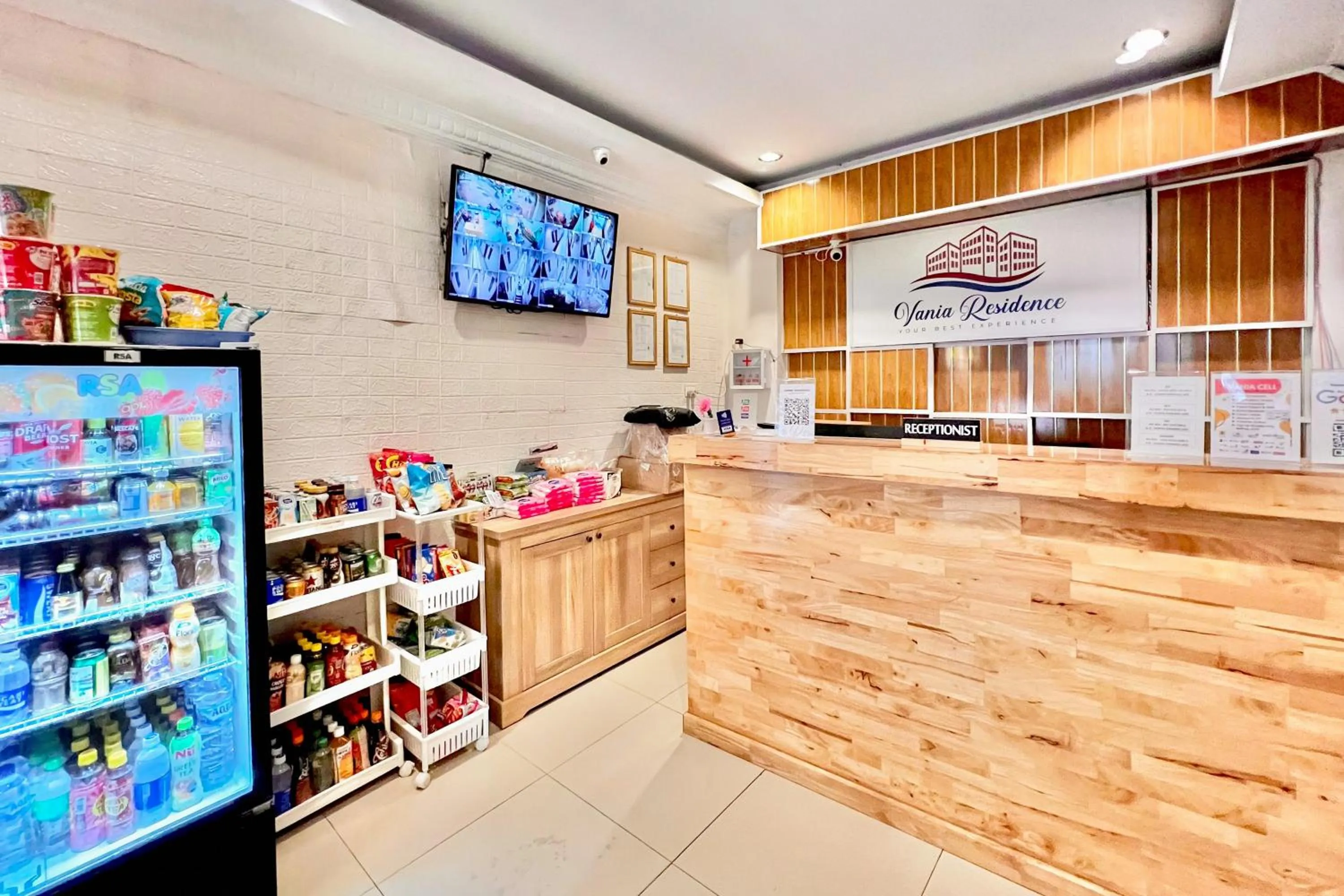 Lobby or reception in RedDoorz at Vania Residence Medan