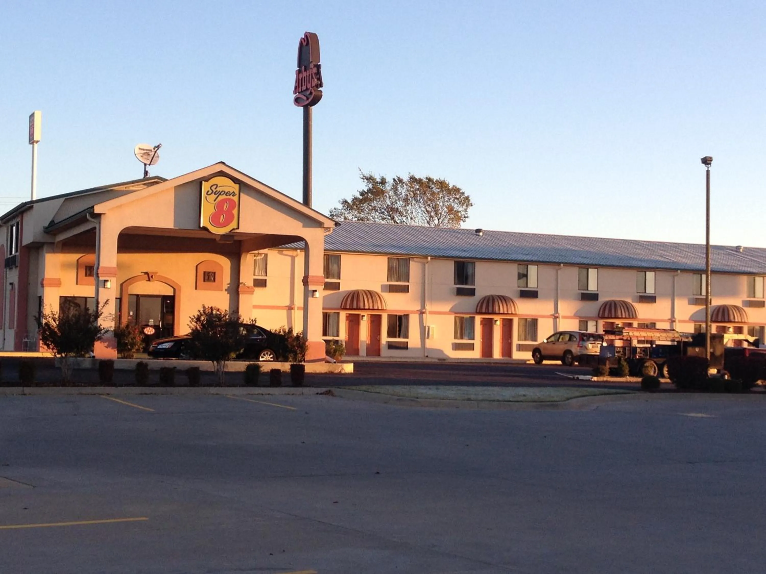 Super 8 by Wyndham Sallisaw