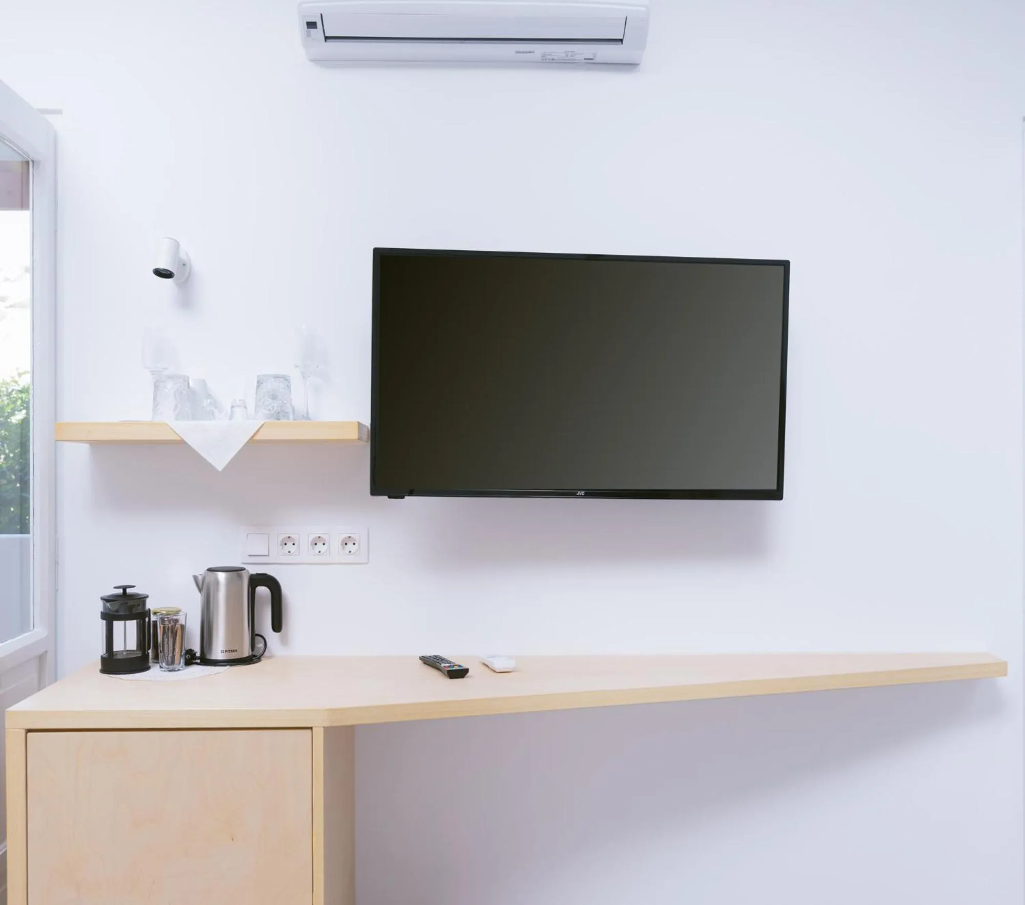 Die Zwei Brüder Art & Suites