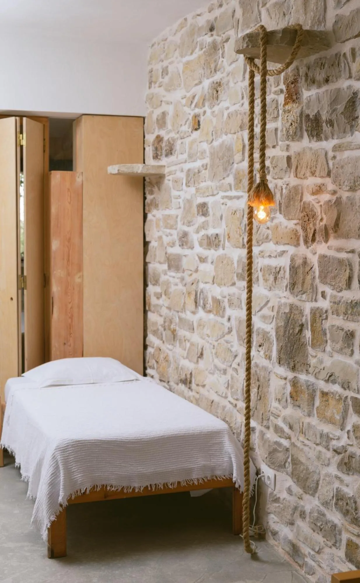 Bed in Die Zwei Brüder Art & Suites